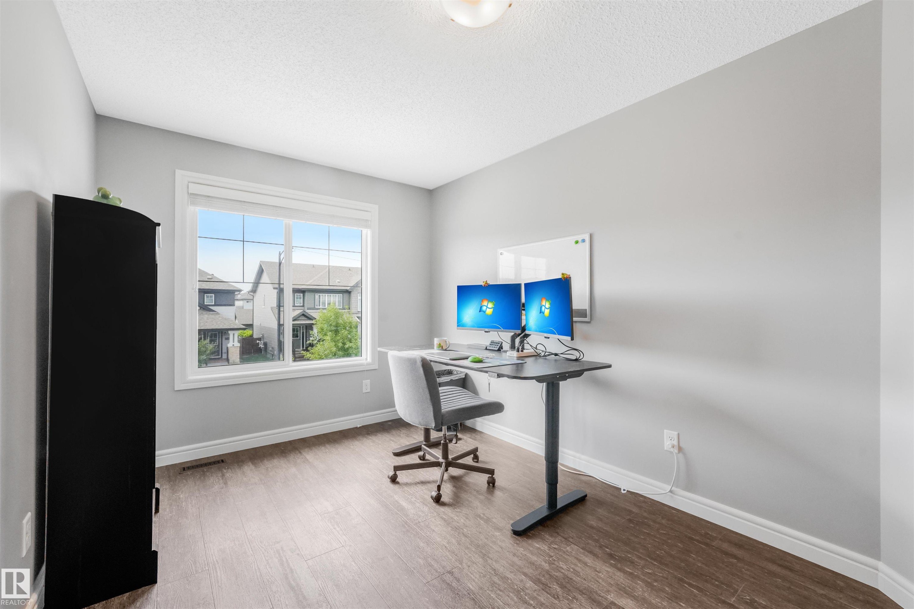 17107 38 Street Nw, Edmonton, AB - Indoor Photo Showing Office