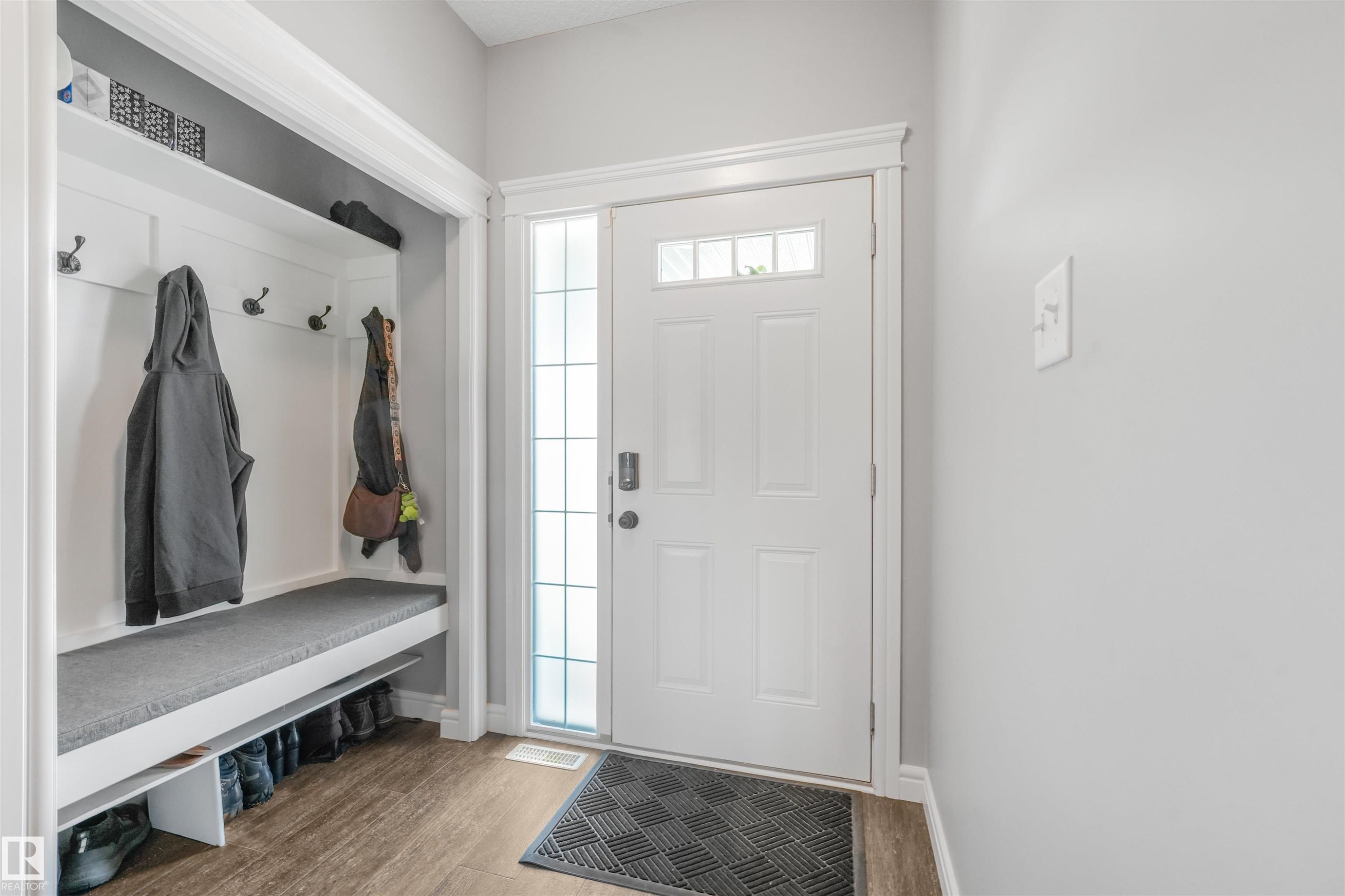 17107 38 Street Nw, Edmonton, AB - Indoor Photo Showing Other Room