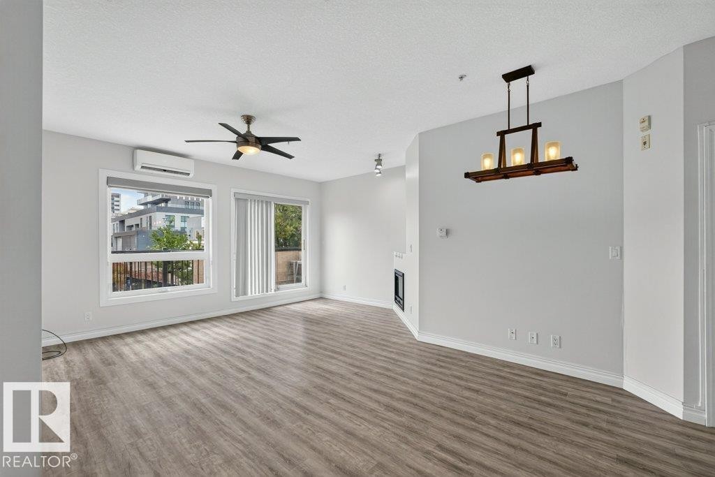 #207 10707 102 Av Nw, Edmonton, AB - Indoor