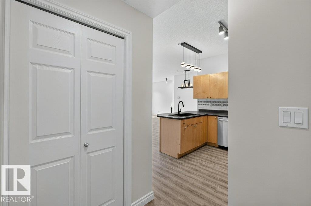 #207 10707 102 Av Nw, Edmonton, AB - Indoor Photo Showing Other Room