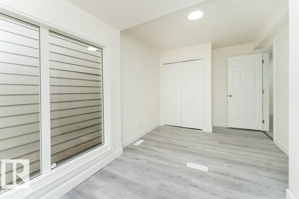 10712 103 Street Nw, Edmonton, AB - Indoor Photo Showing Other Room