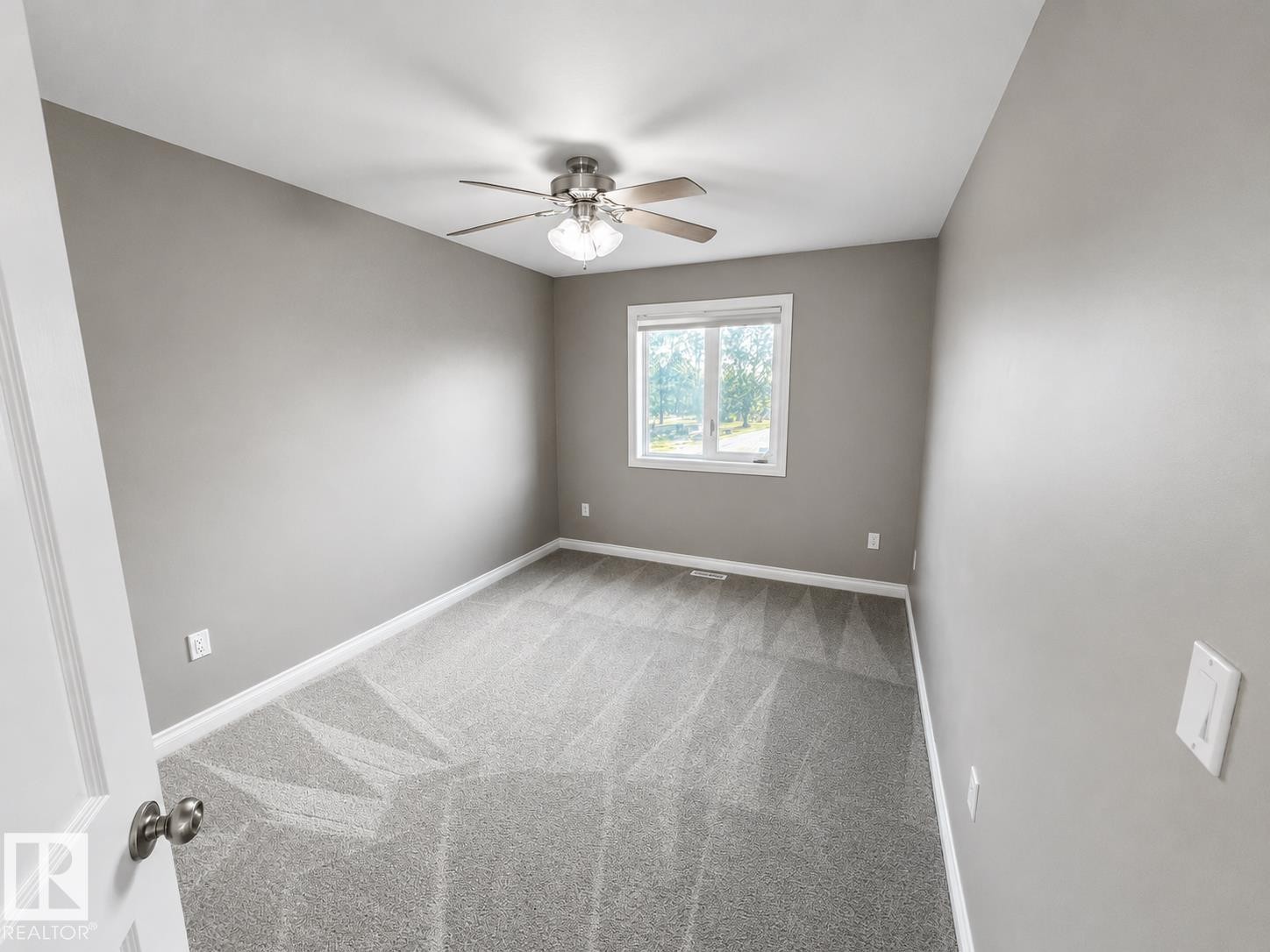 27 Deer Coulee Drive, Didsbury, AB - Indoor Photo Showing Other Room