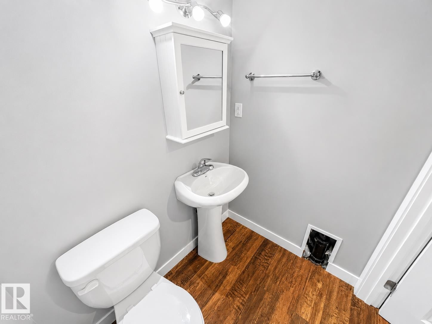 27 Deer Coulee Drive, Didsbury, AB - Indoor Photo Showing Bathroom
