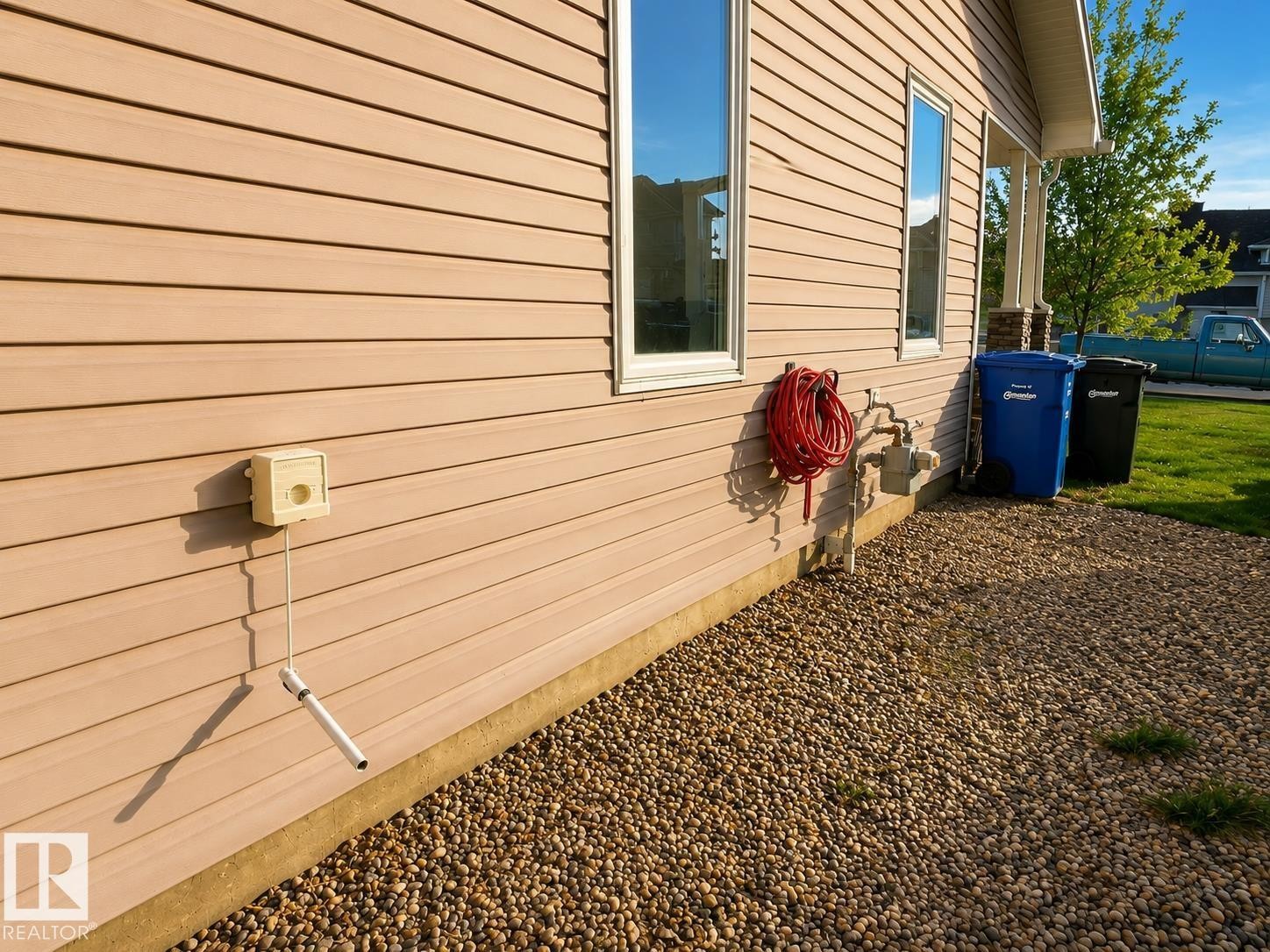 27 Deer Coulee Drive, Didsbury, AB - Outdoor With Exterior