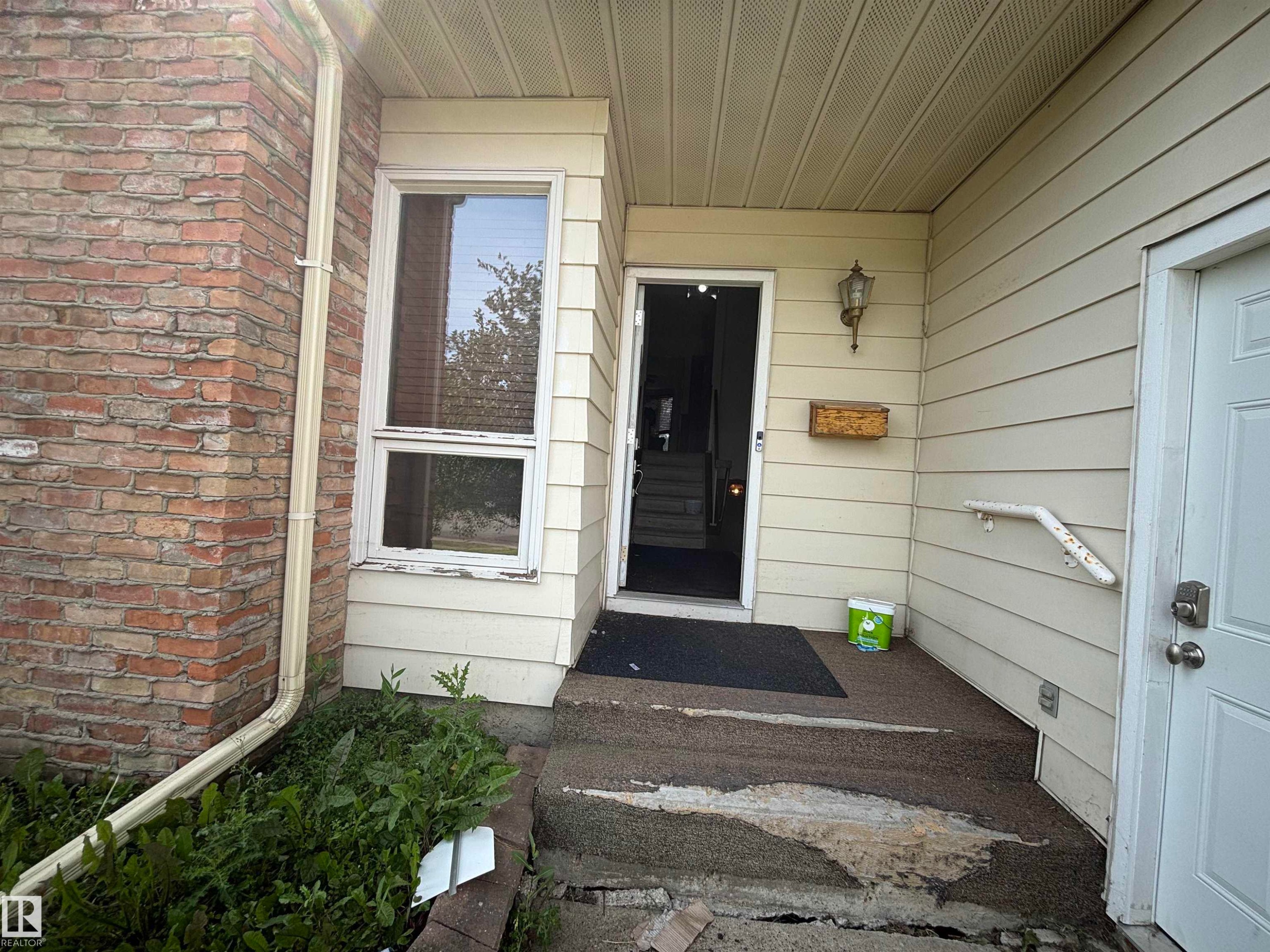 Brick exterior detailing - 9223 172 Avenue Nw, Edmonton, AB