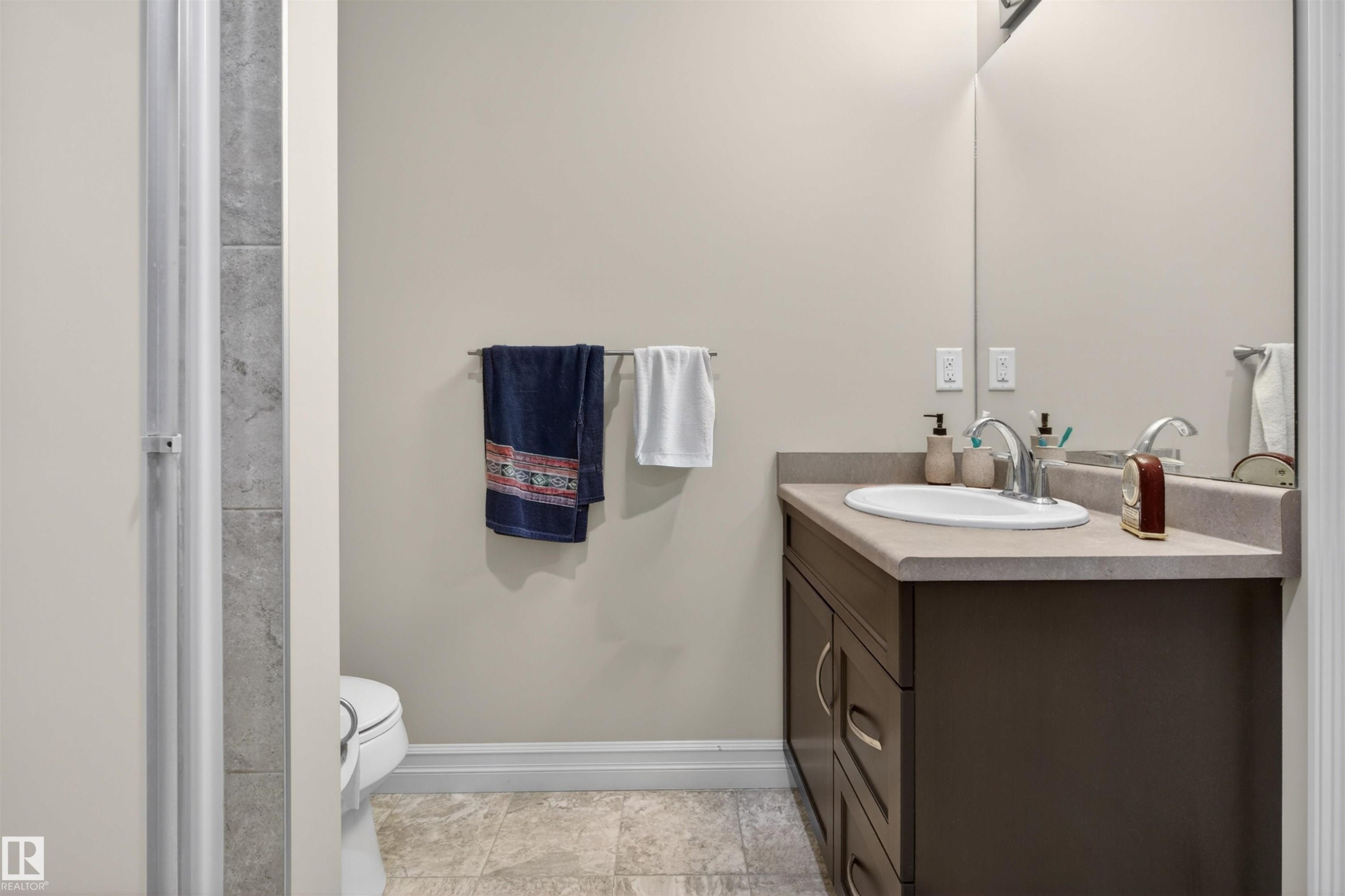 #111 804 Welsh Dr Sw, Edmonton, AB - Indoor Photo Showing Bathroom