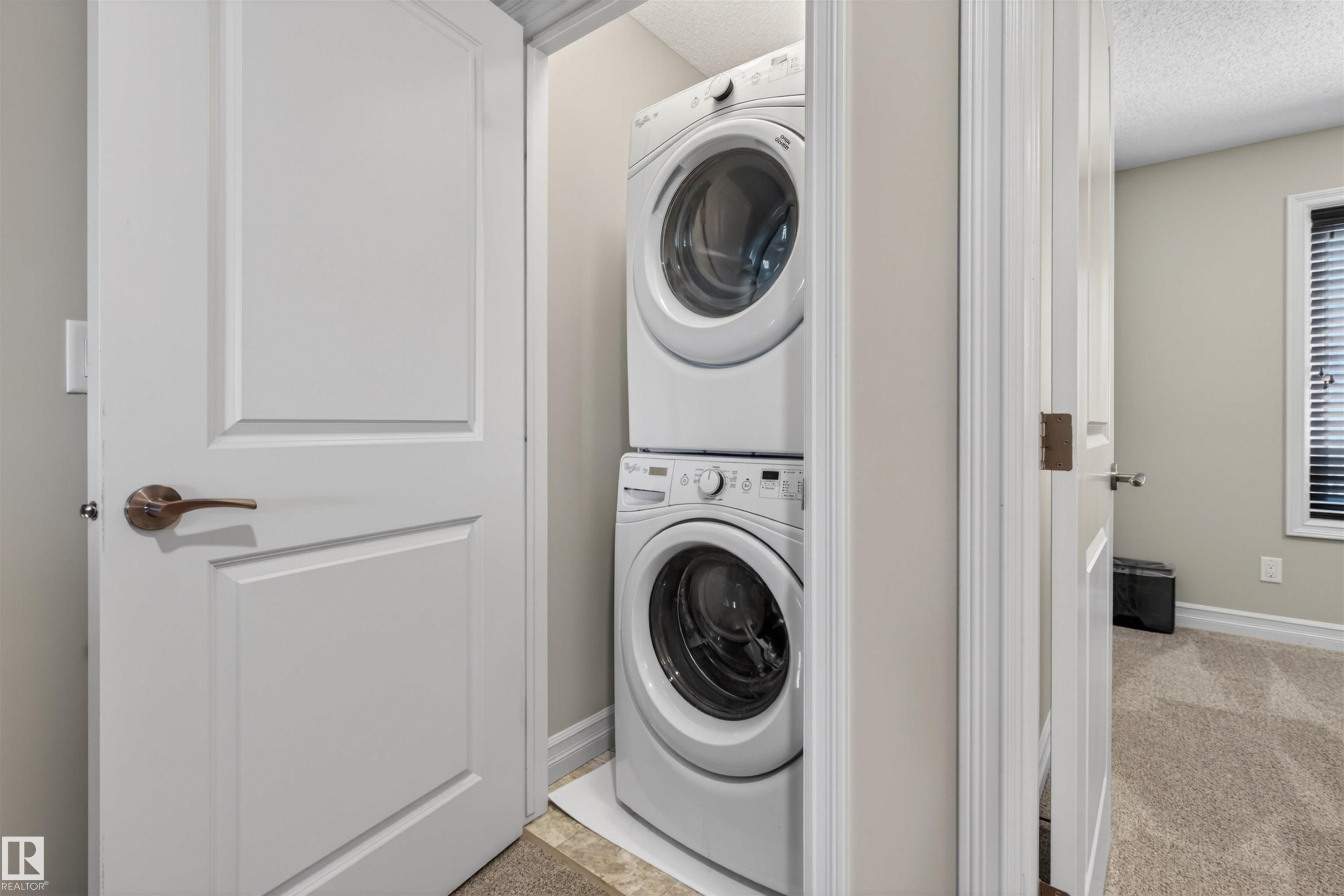 #111 804 Welsh Dr Sw, Edmonton, AB - Indoor Photo Showing Laundry Room