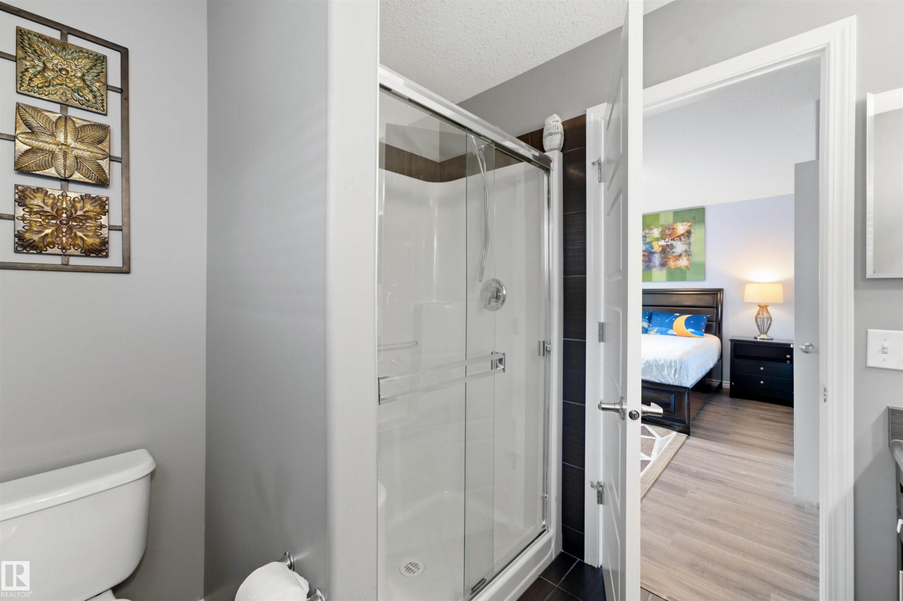 5315 Crabapple Loop Sw, Edmonton, AB - Indoor Photo Showing Bathroom