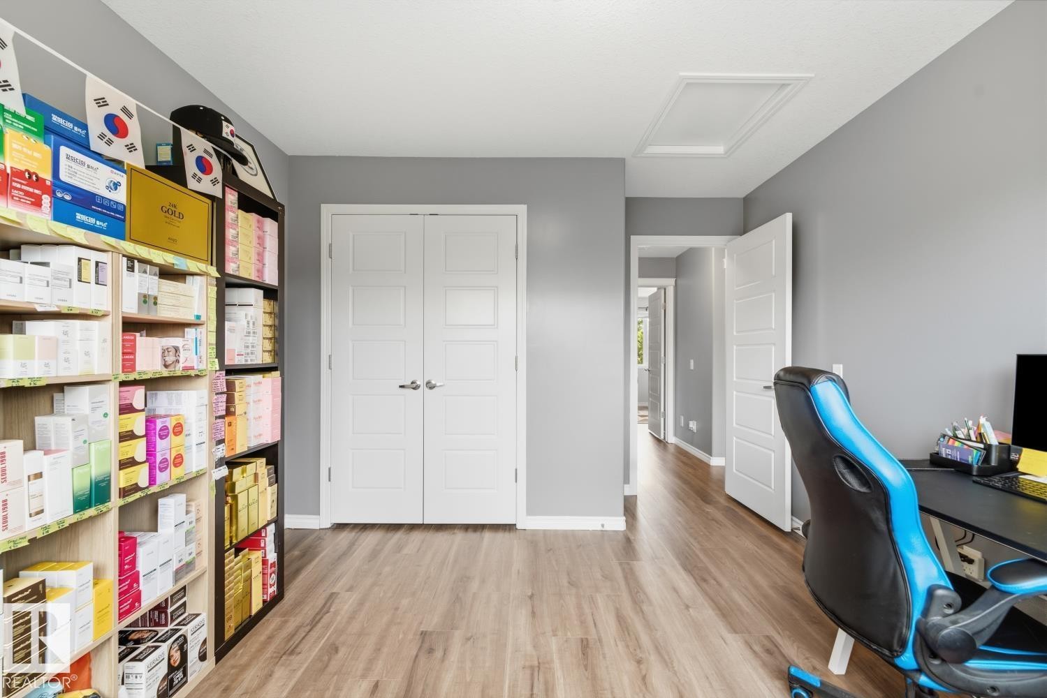 5315 Crabapple Loop Sw, Edmonton, AB - Indoor Photo Showing Office