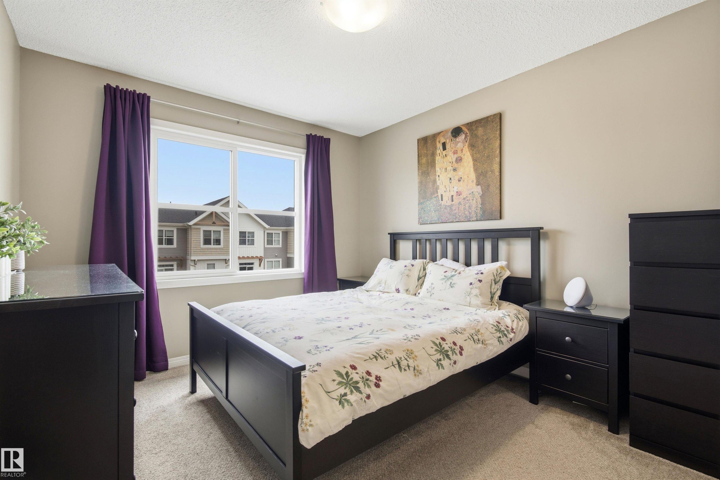 20127 19 Avenue Nw, Edmonton, AB - Indoor Photo Showing Bedroom