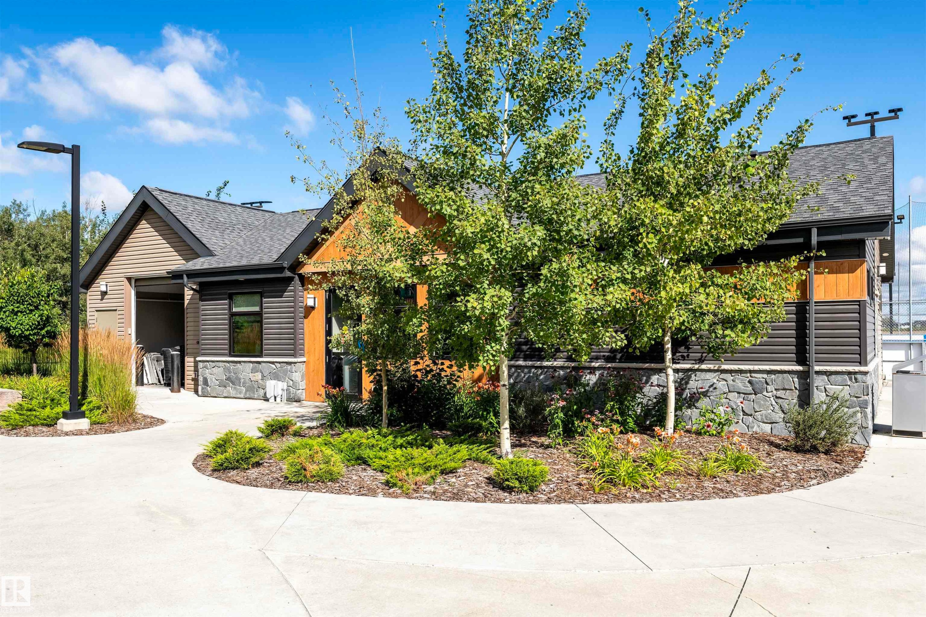 20127 19 Avenue Nw, Edmonton, AB - Outdoor