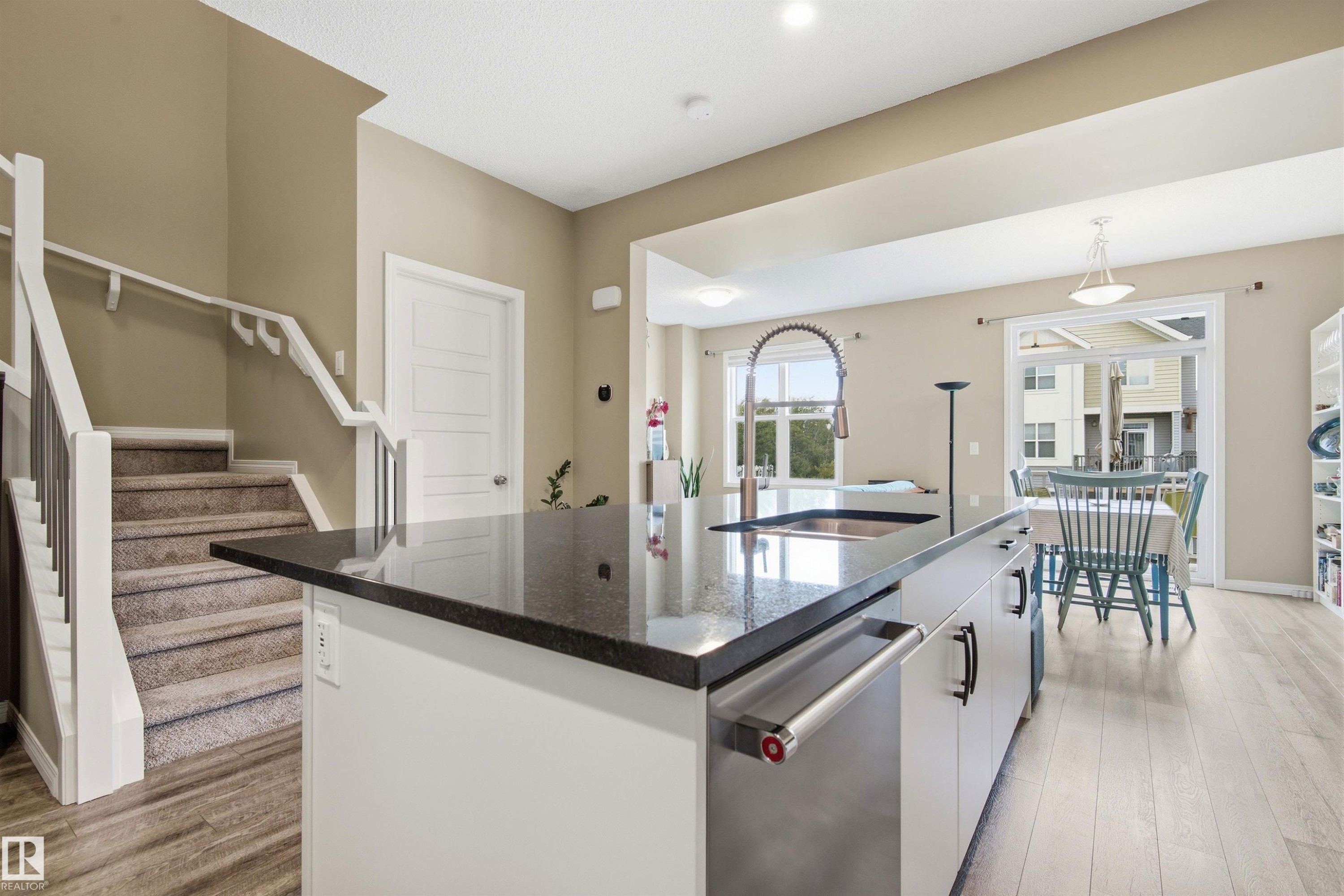 20127 19 Avenue Nw, Edmonton, AB - Indoor Photo Showing Kitchen With Upgraded Kitchen