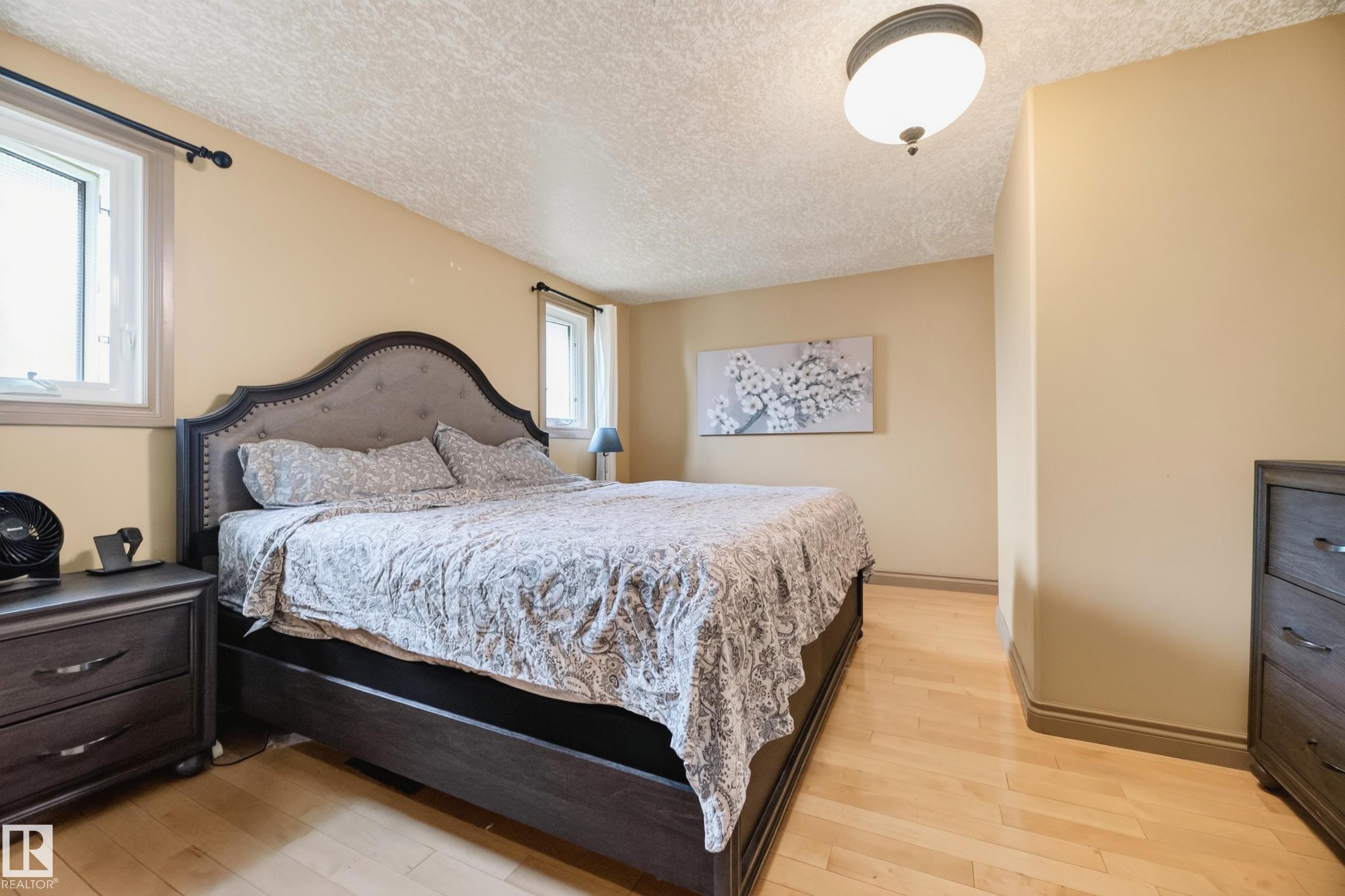 13204 47 Street Nw, Edmonton, AB - Indoor Photo Showing Bedroom
