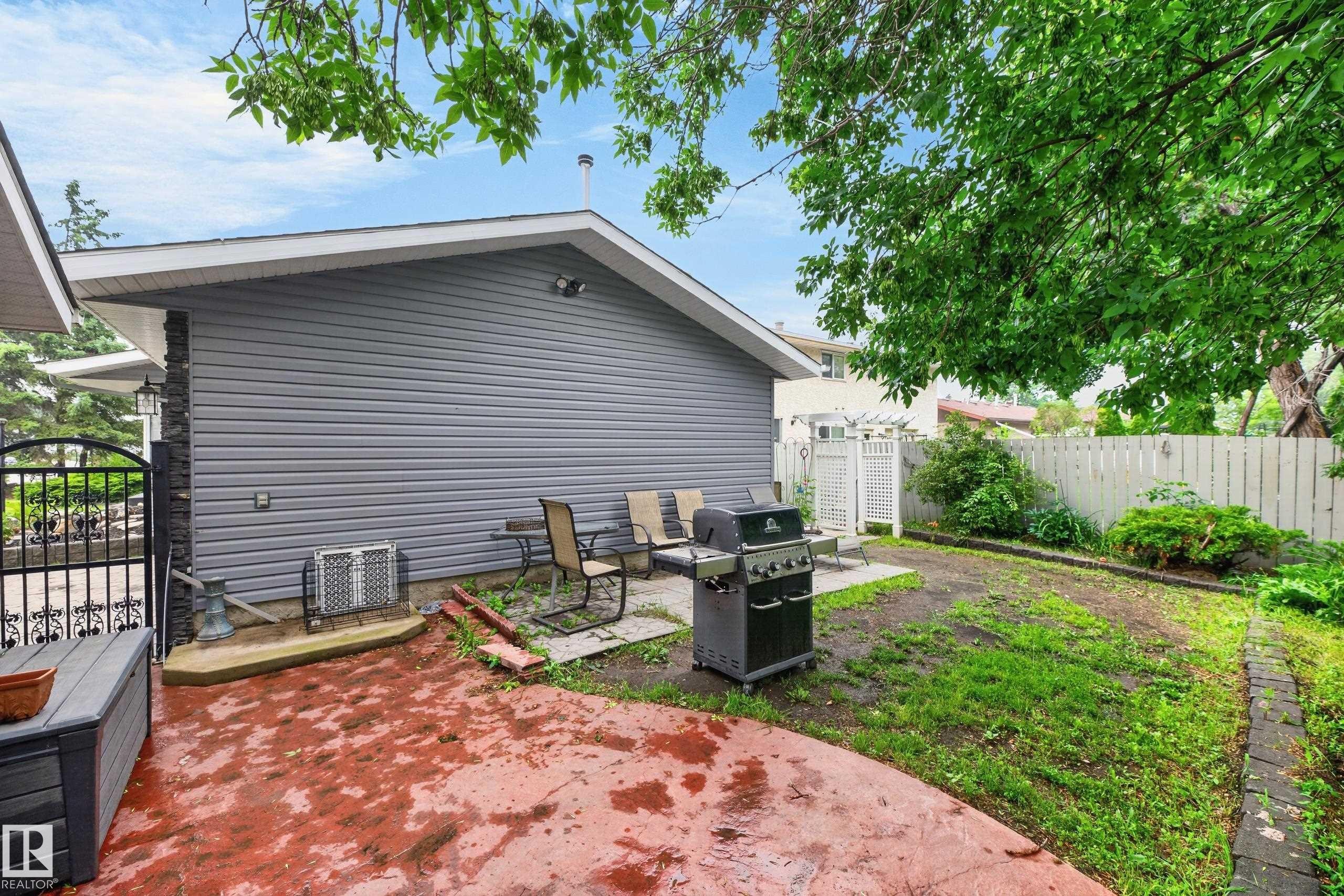 13204 47 Street Nw, Edmonton, AB - Outdoor