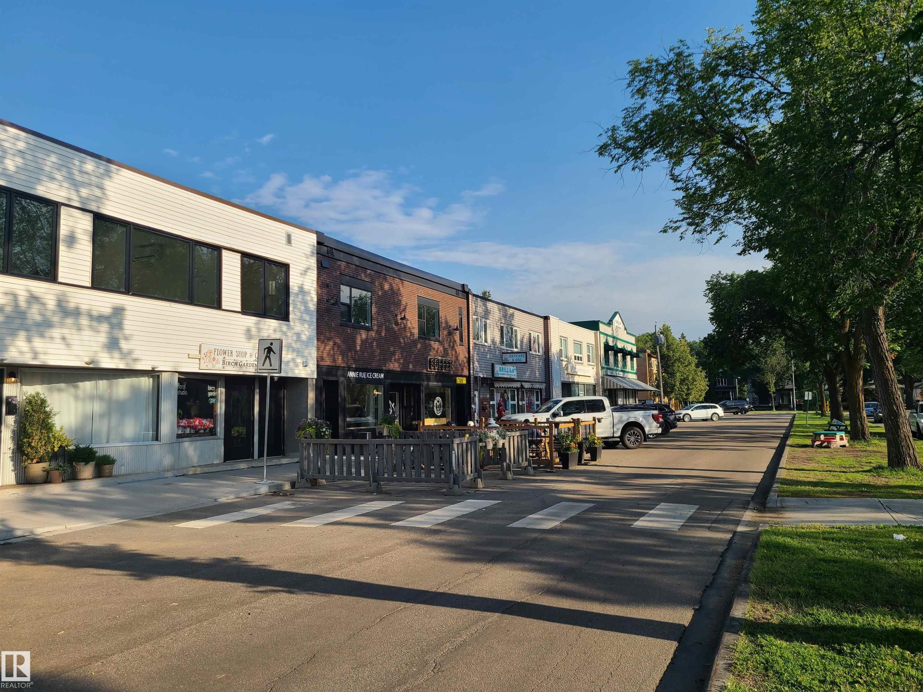 Shopping Lane with a Coffee roaster, Ice cream, Daycare and a Bakery. - 6326 109A Street Nw, Edmonton, AB - Outdoor