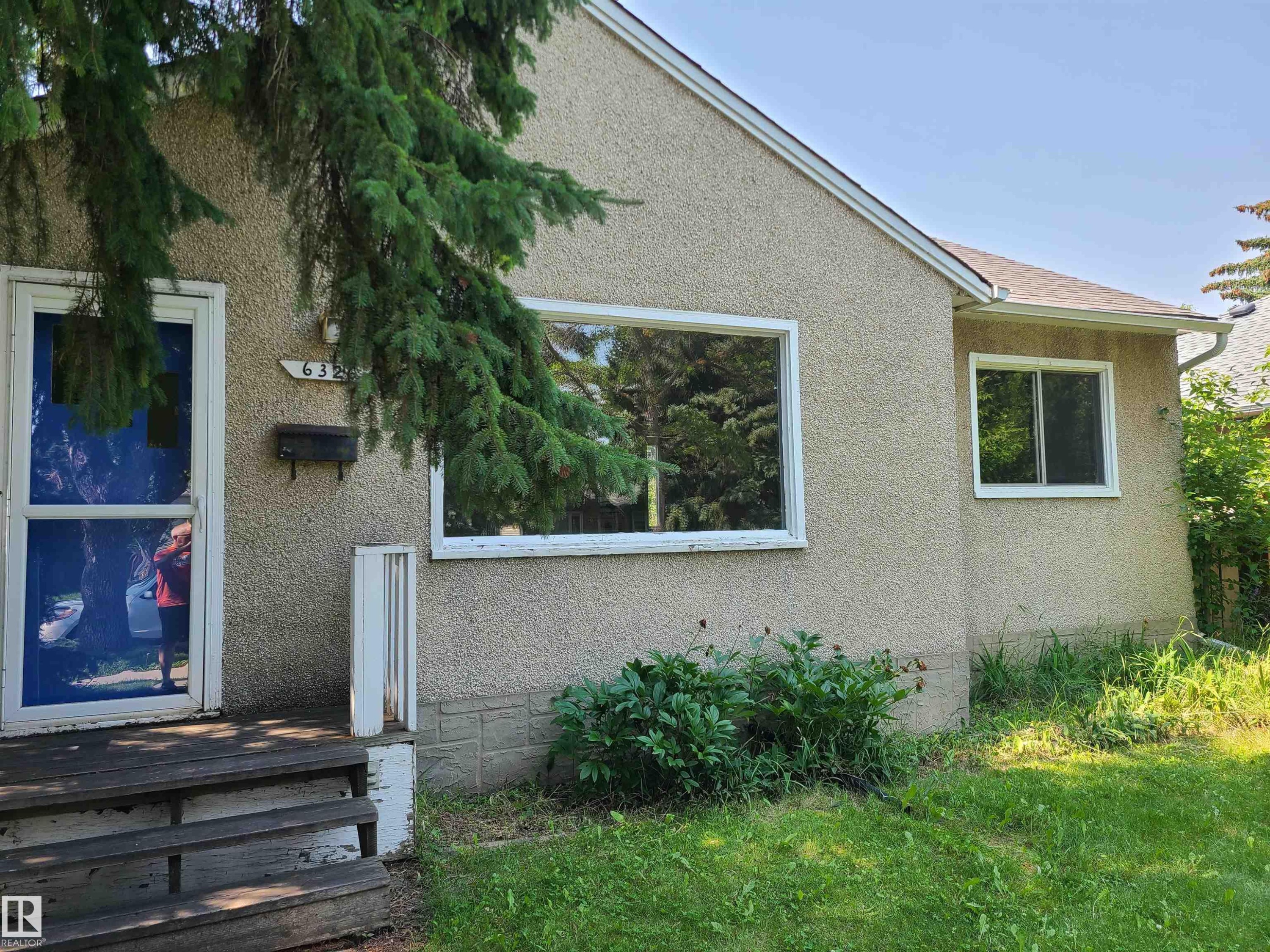 6326 109A Street Nw, Edmonton, AB - Outdoor