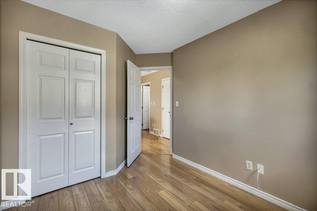 #33 2503 24 St Nw, Edmonton, AB - Indoor Photo Showing Other Room