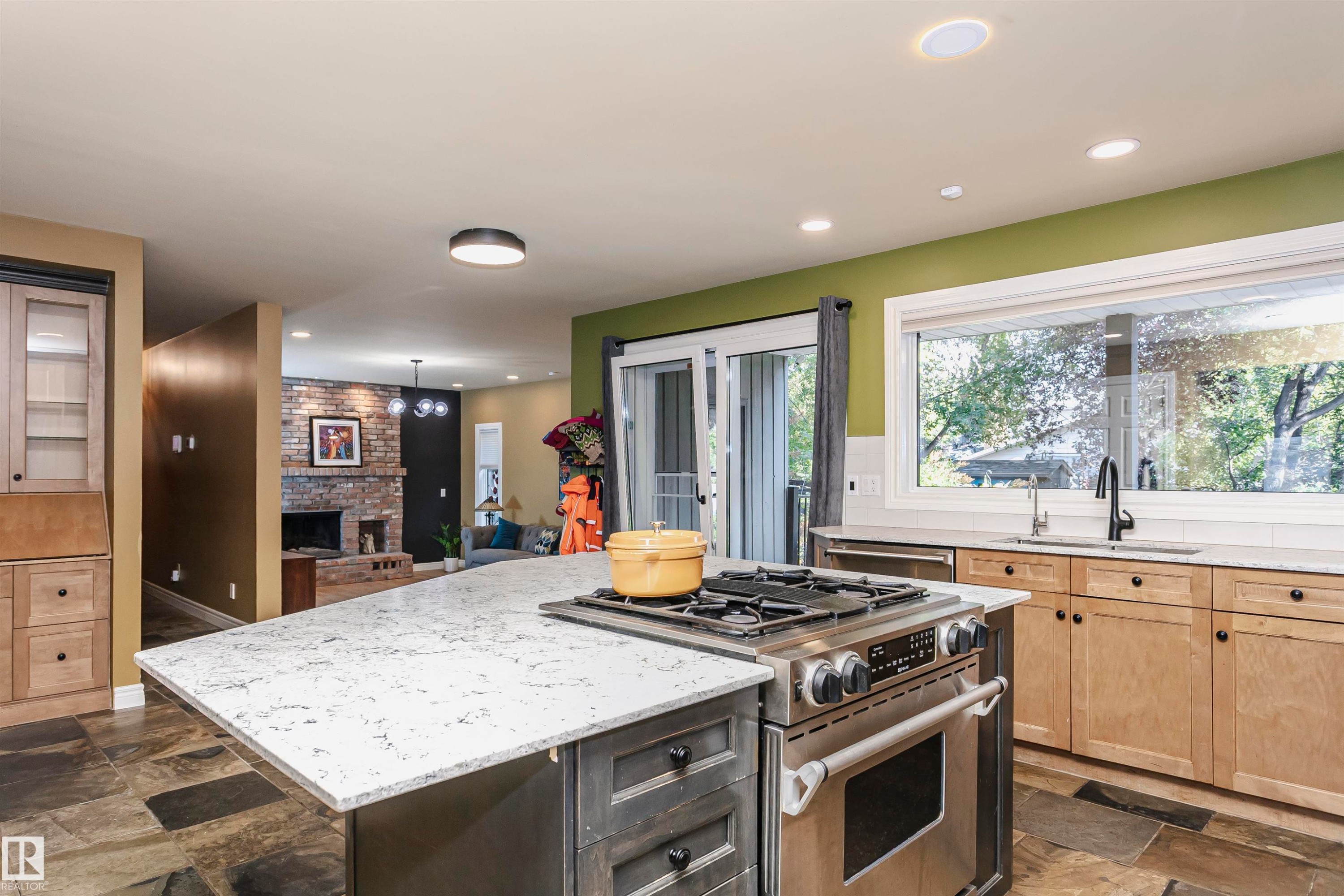 15104 42 Avenue Nw, Edmonton, AB