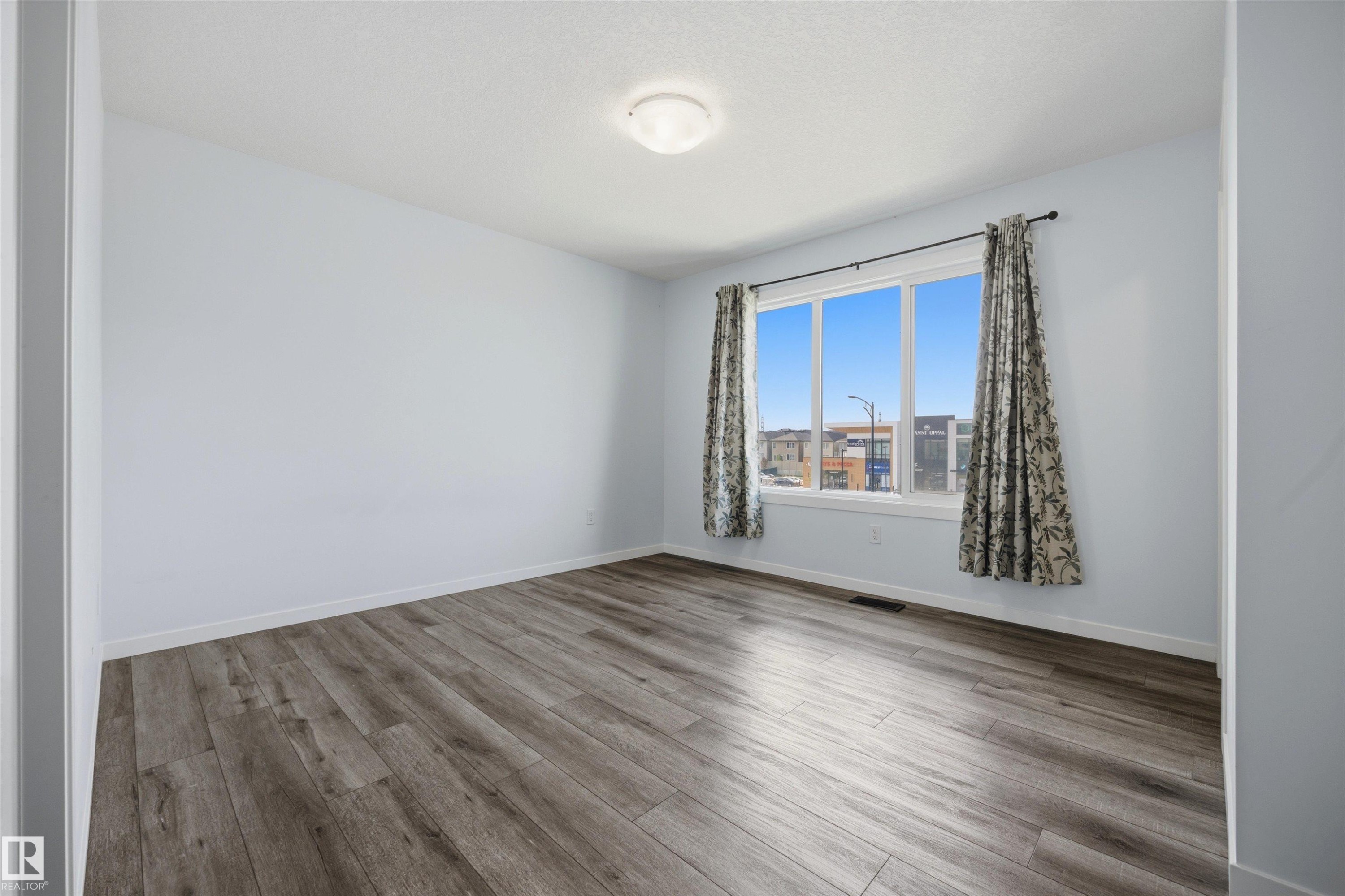 1246 Aster Boulevard Nw, Edmonton, AB - Indoor Photo Showing Other Room