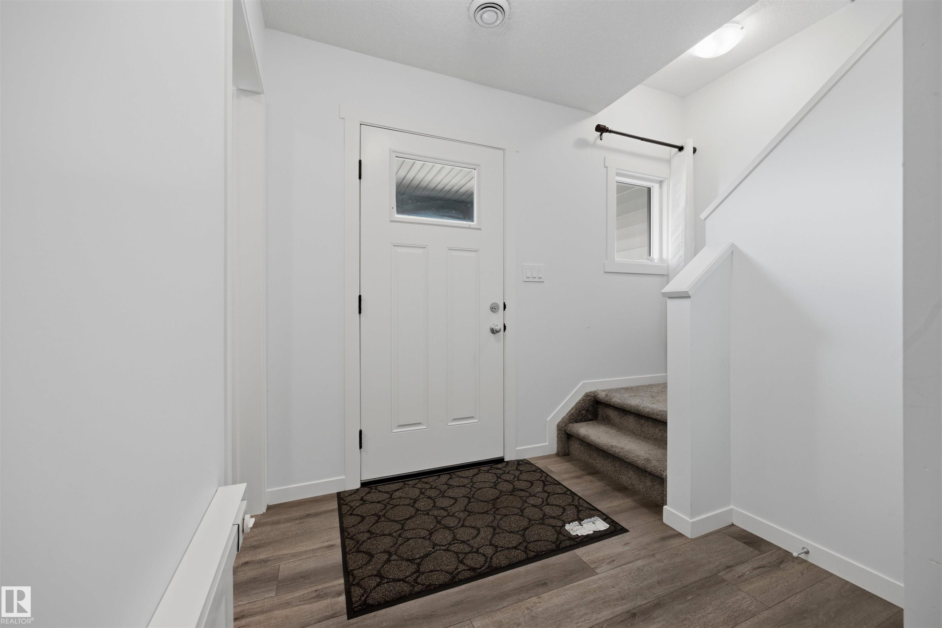 1246 Aster Boulevard Nw, Edmonton, AB - Indoor Photo Showing Other Room