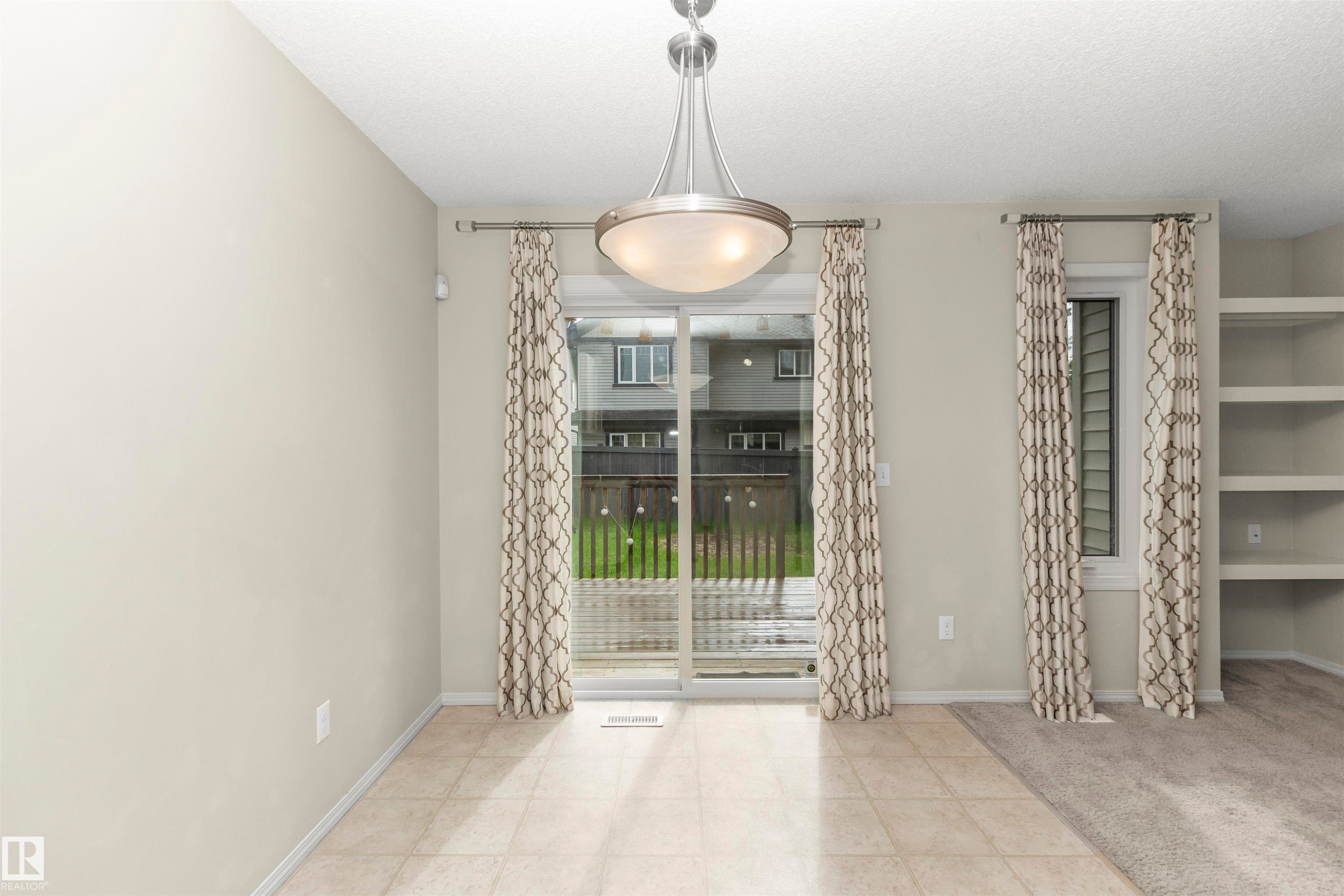 17205 73 Street Nw, Edmonton, AB - Indoor Photo Showing Other Room