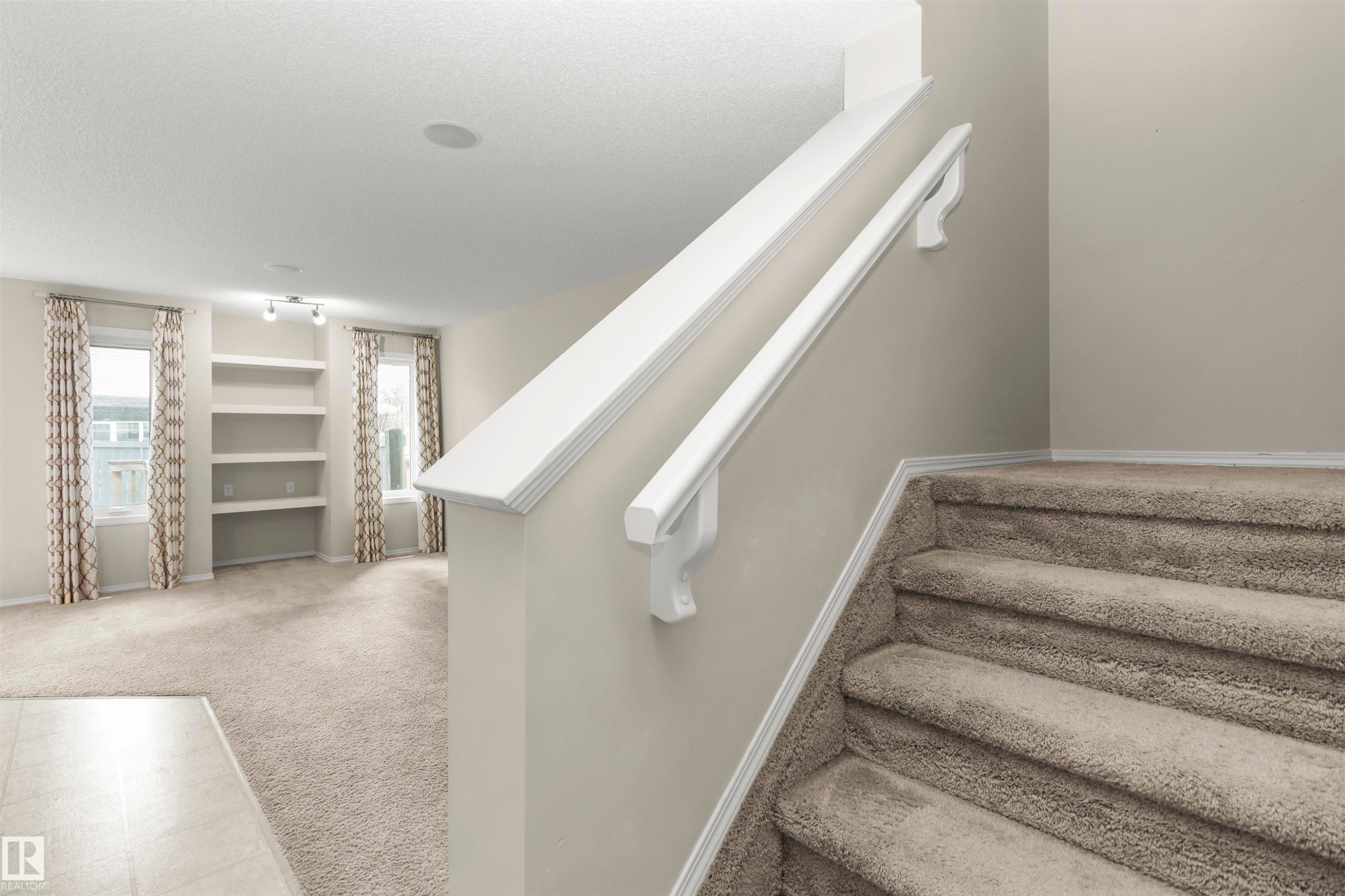 17205 73 Street Nw, Edmonton, AB - Indoor Photo Showing Other Room
