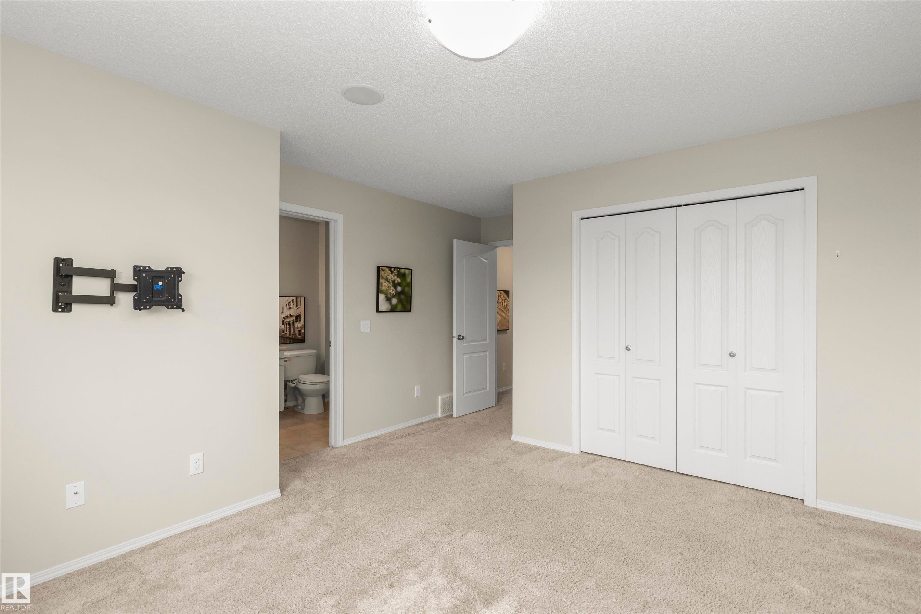 17205 73 Street Nw, Edmonton, AB - Indoor