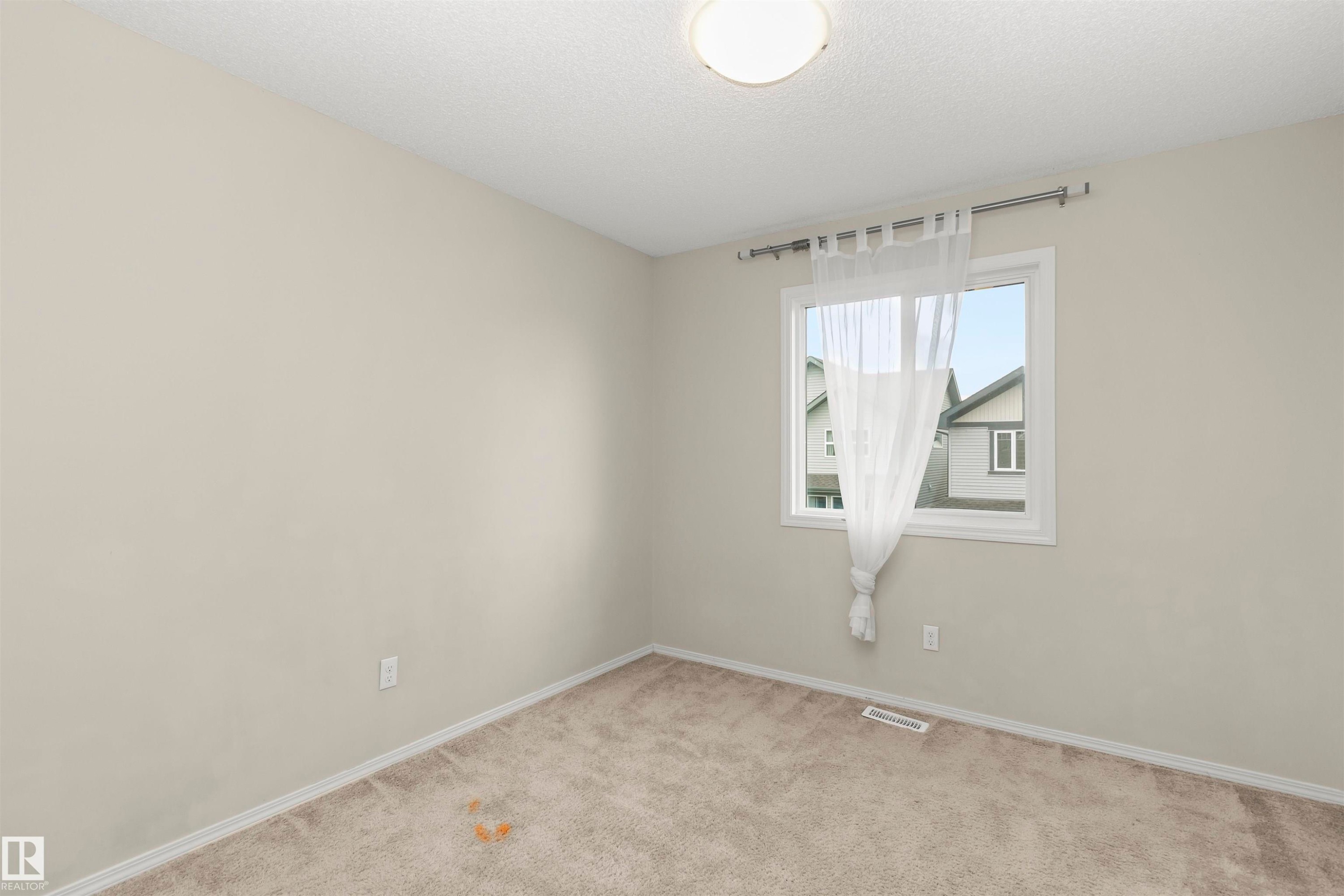 17205 73 Street Nw, Edmonton, AB - Indoor Photo Showing Other Room