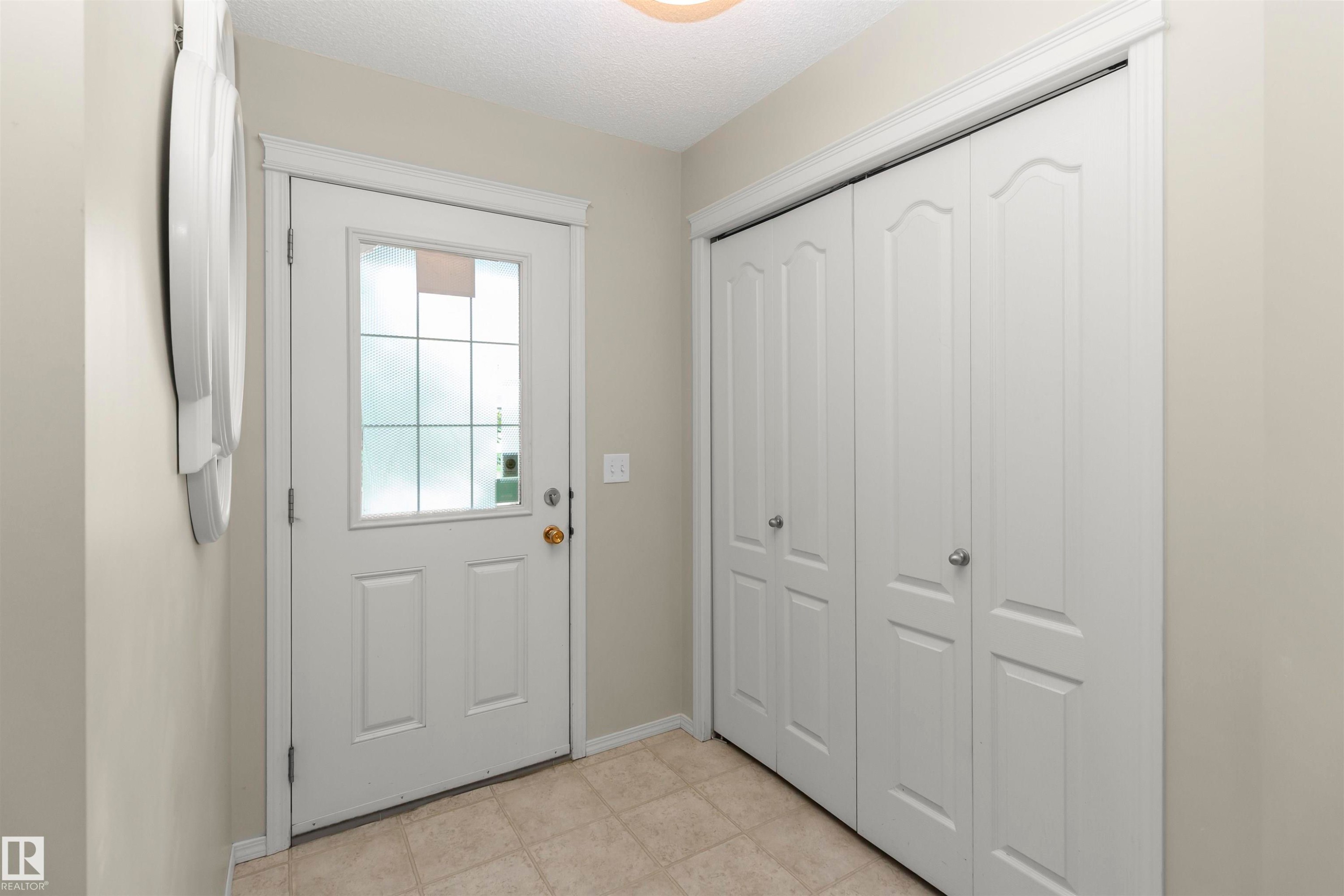 17205 73 Street Nw, Edmonton, AB - Indoor Photo Showing Other Room