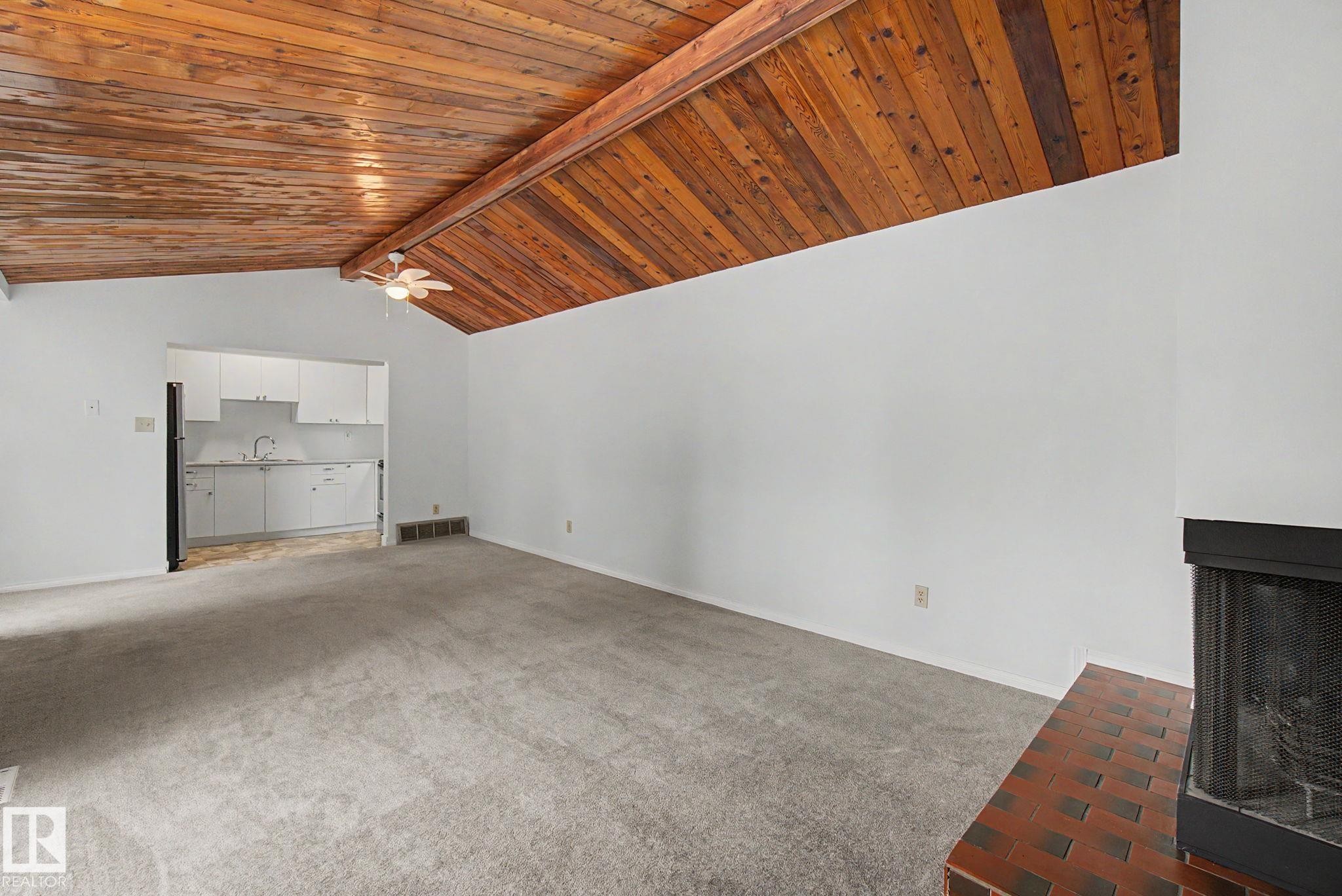 14541 121 Street Nw, Edmonton, AB - Indoor Photo Showing Other Room