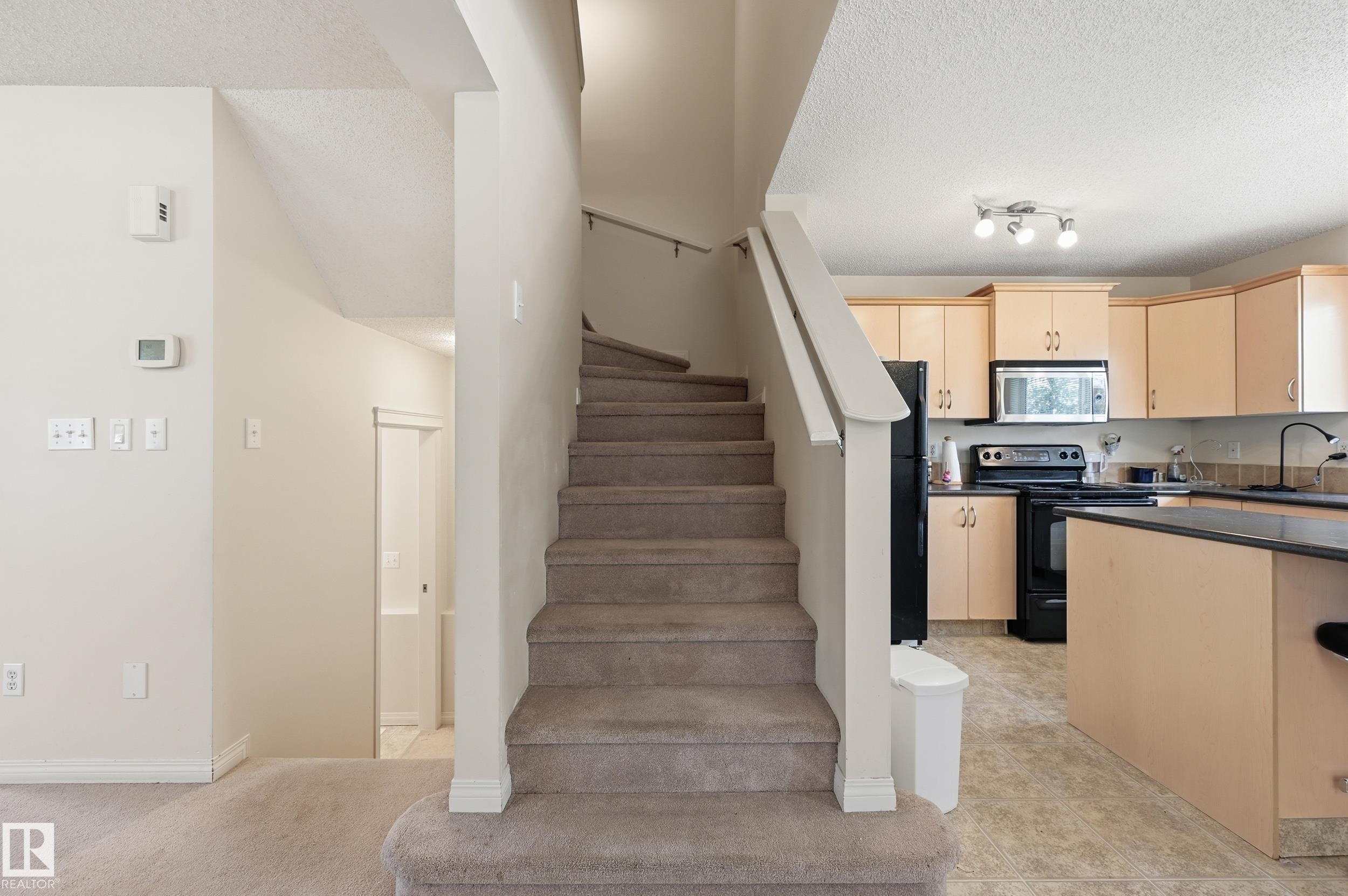 1516 76 Street Sw, Edmonton, AB - Indoor Photo Showing Bathroom