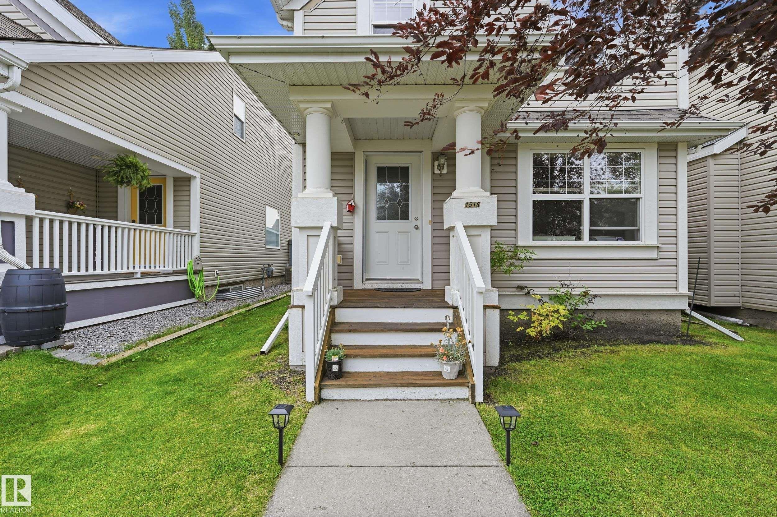 1516 76 Street Sw, Edmonton, AB - Outdoor With Facade