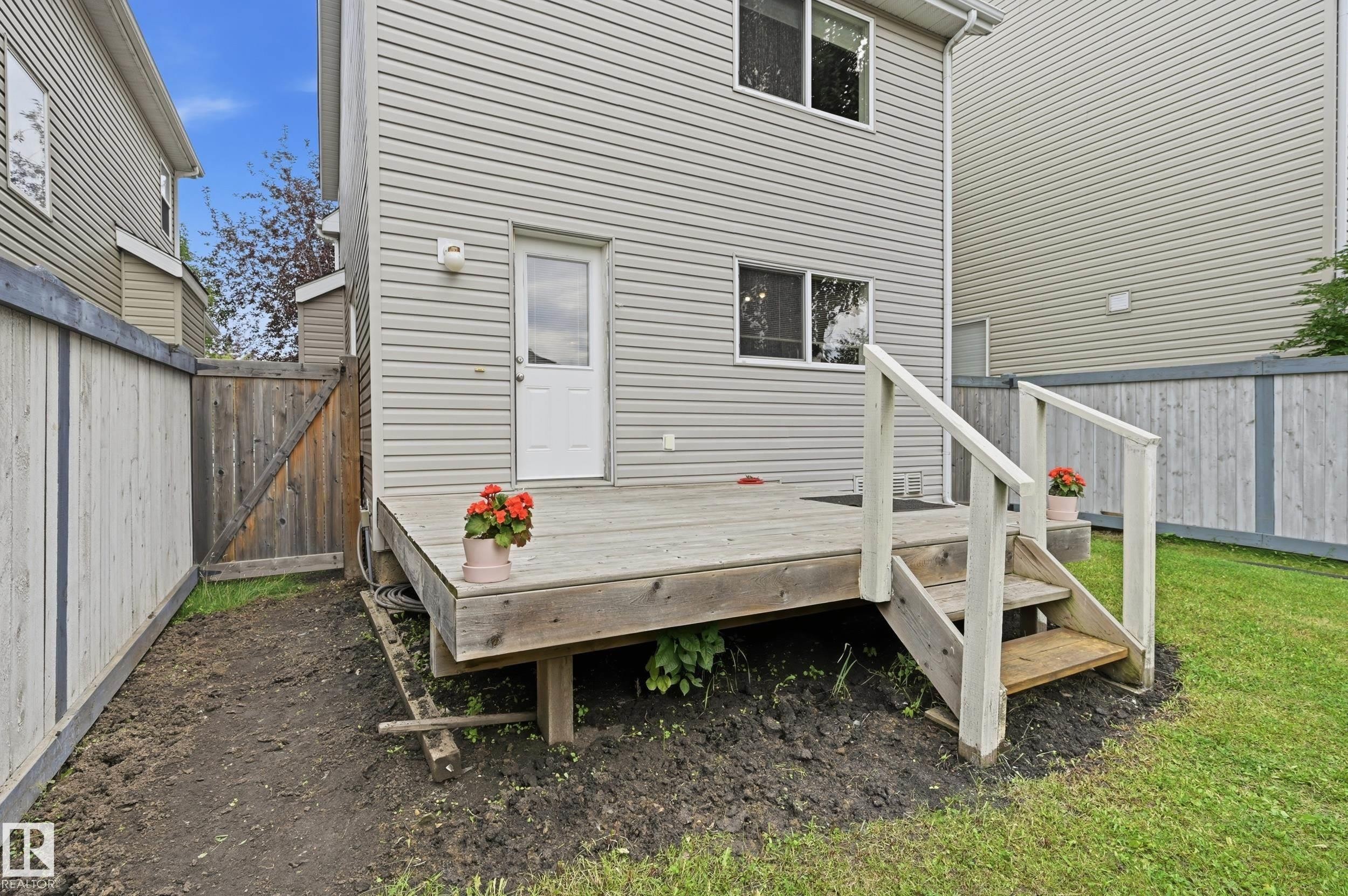 1516 76 Street Sw, Edmonton, AB - Outdoor With Exterior
