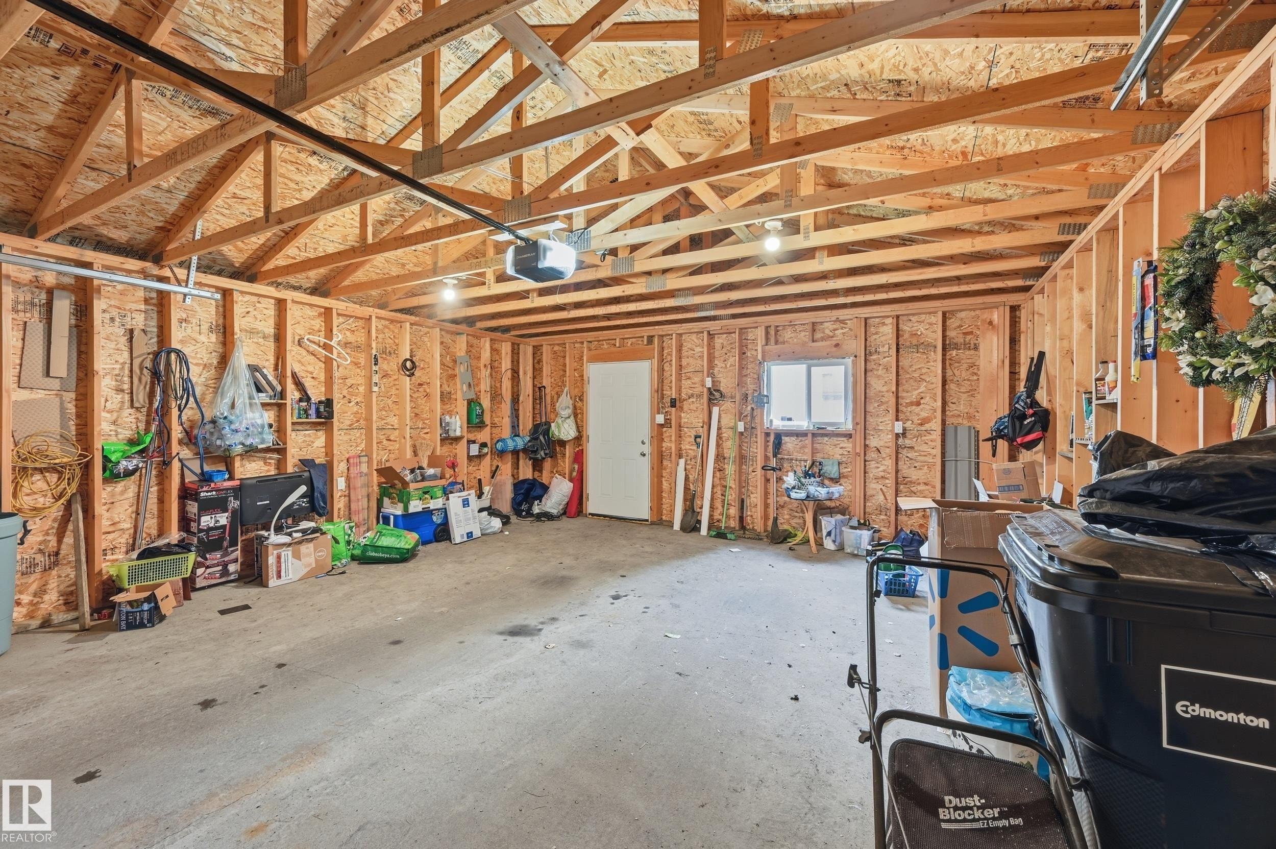 1516 76 Street Sw, Edmonton, AB - Indoor