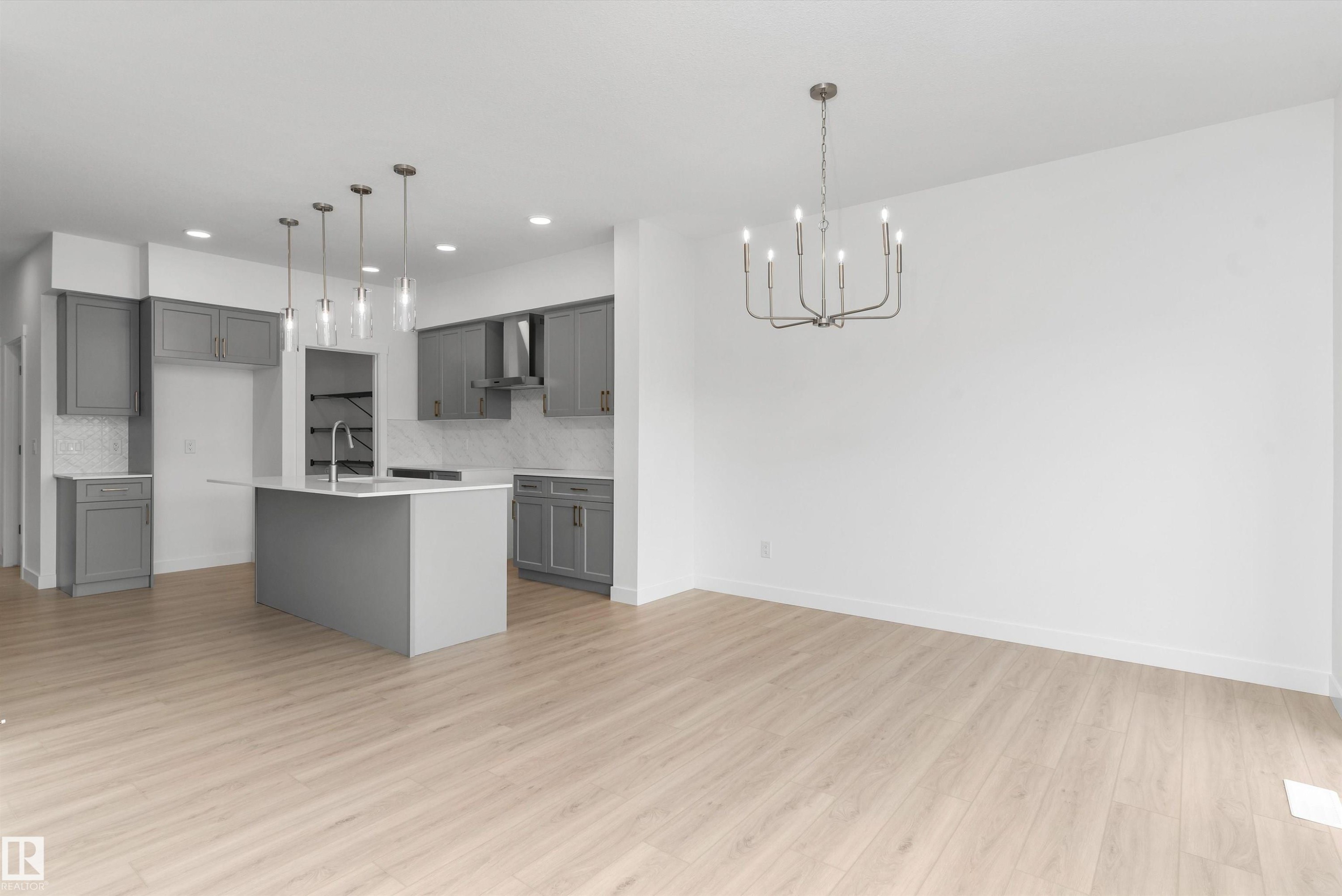 2033 Callihoo Link Sw, Edmonton, AB - Indoor Photo Showing Kitchen With Upgraded Kitchen