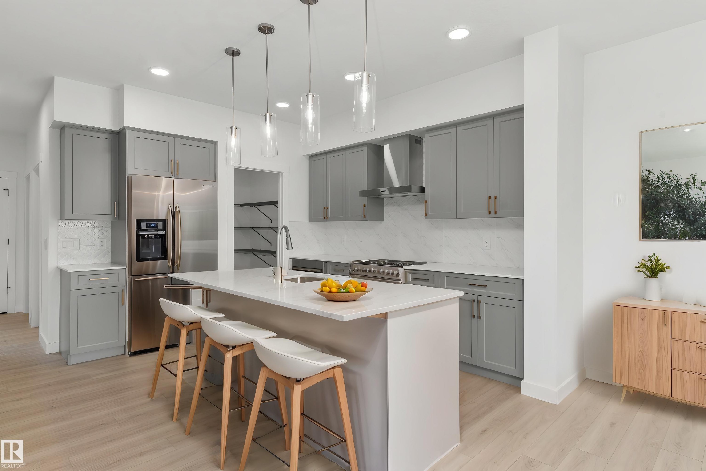 2033 Callihoo Link Sw, Edmonton, AB - Indoor Photo Showing Kitchen With Upgraded Kitchen