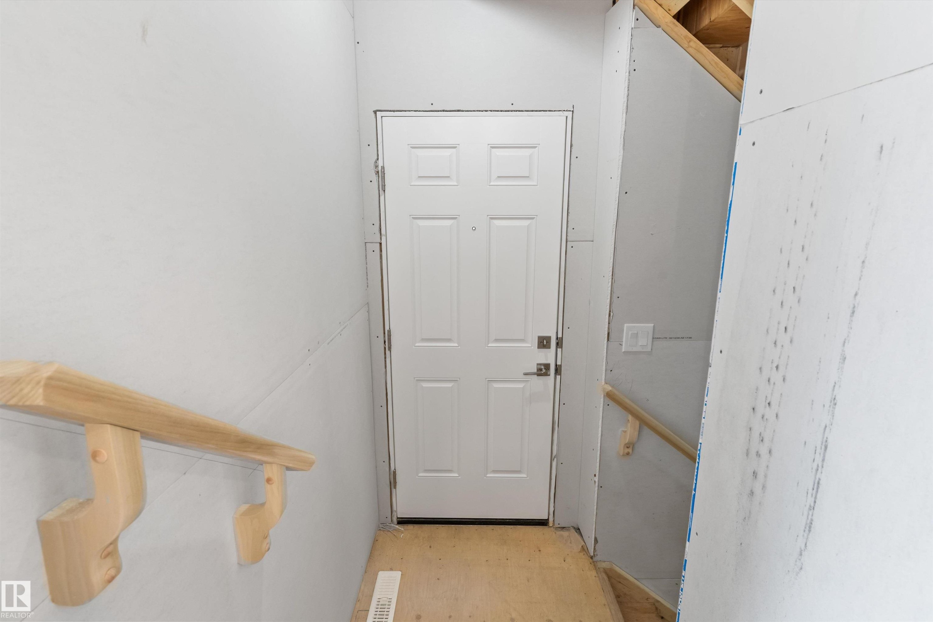 2033 Callihoo Link Sw, Edmonton, AB - Indoor Photo Showing Other Room