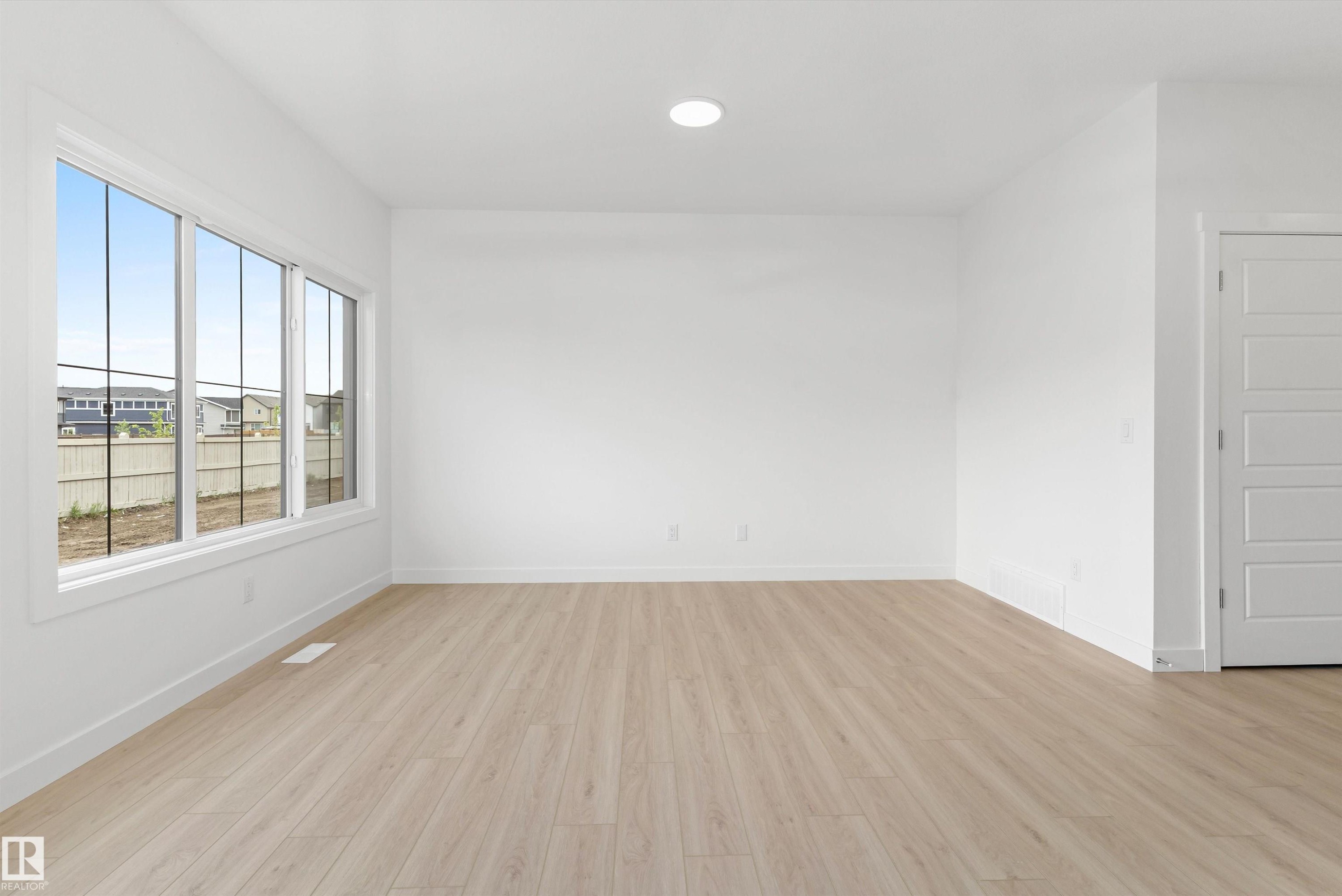 2033 Callihoo Link Sw, Edmonton, AB - Indoor Photo Showing Other Room