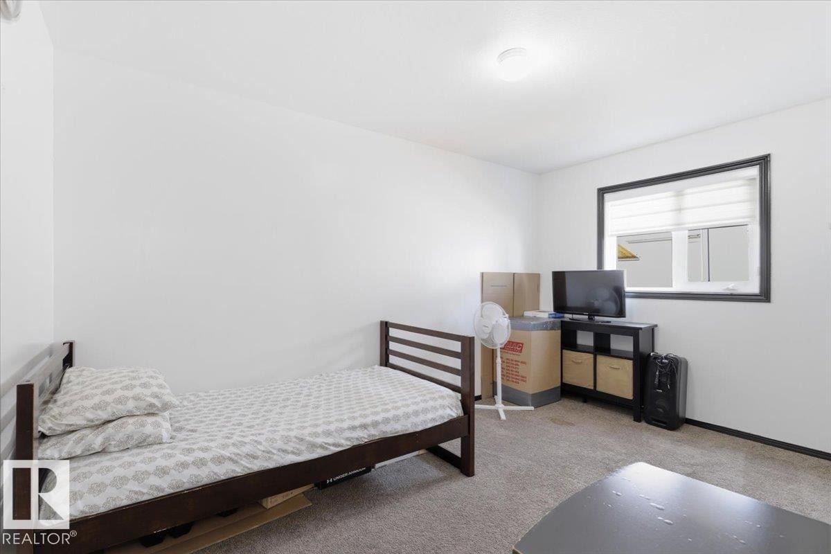 242 Northmount Drive, Wetaskiwin, AB - Indoor Photo Showing Bedroom