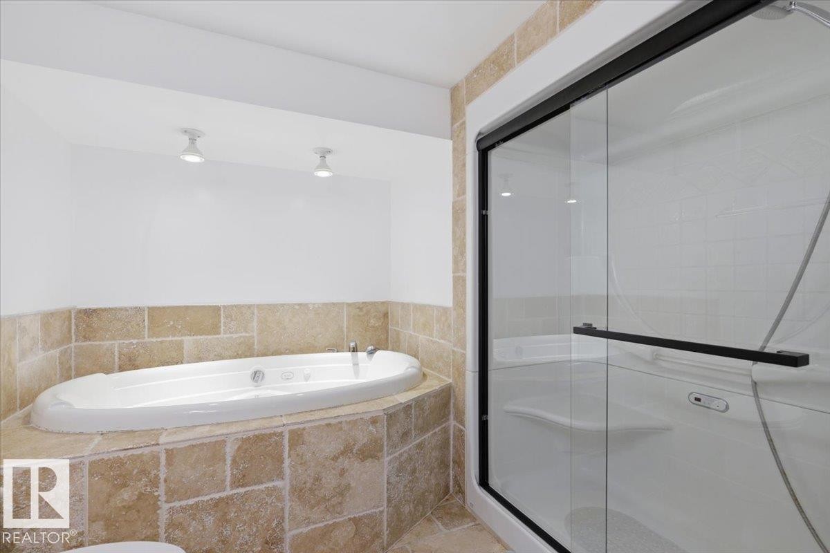 242 Northmount Drive, Wetaskiwin, AB - Indoor Photo Showing Bathroom