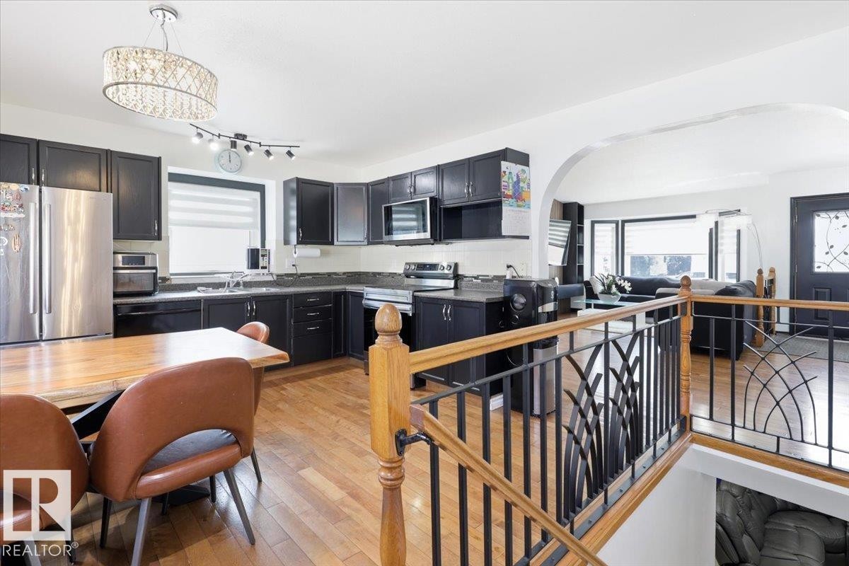 242 Northmount Drive, Wetaskiwin, AB - Indoor Photo Showing Kitchen