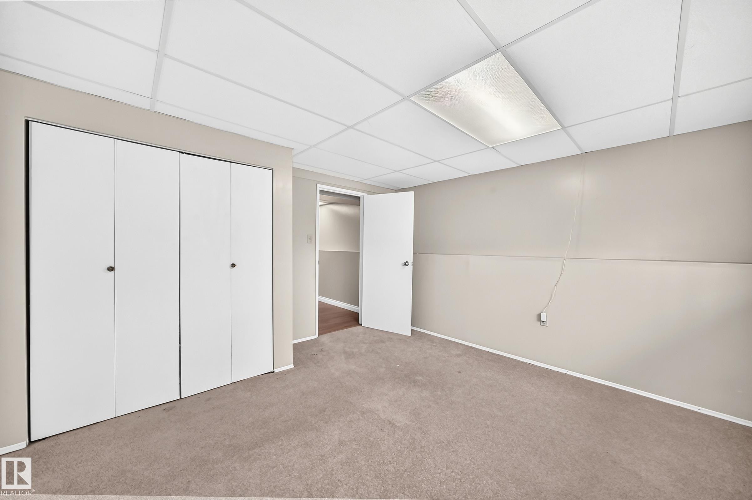 31 Hughes Road Nw, Edmonton, AB - Indoor Photo Showing Other Room