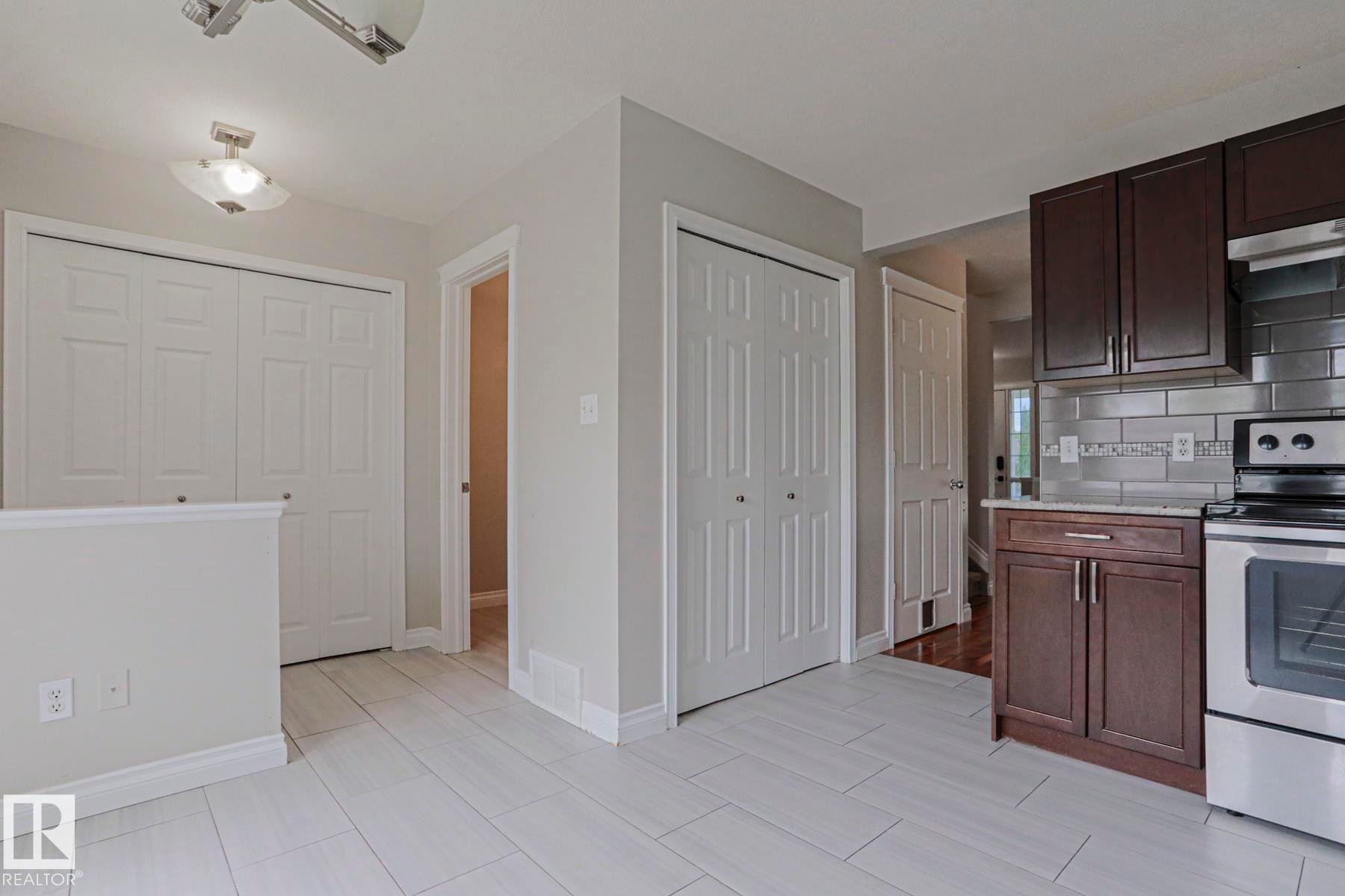 4 Landsdowne Drive, Spruce Grove, AB - Indoor Photo Showing Kitchen
