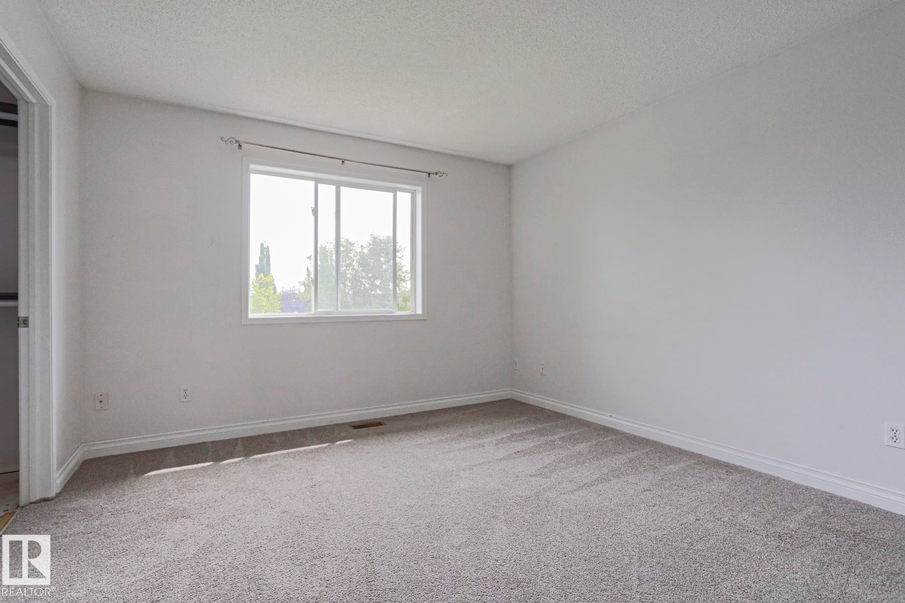 4 Landsdowne Drive, Spruce Grove, AB - Indoor Photo Showing Other Room