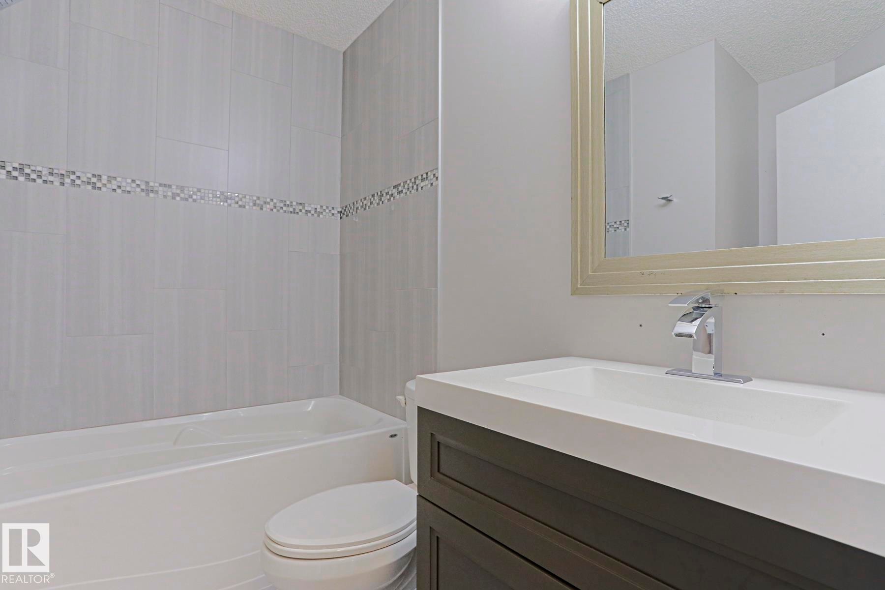 4 Landsdowne Drive, Spruce Grove, AB - Indoor Photo Showing Bathroom
