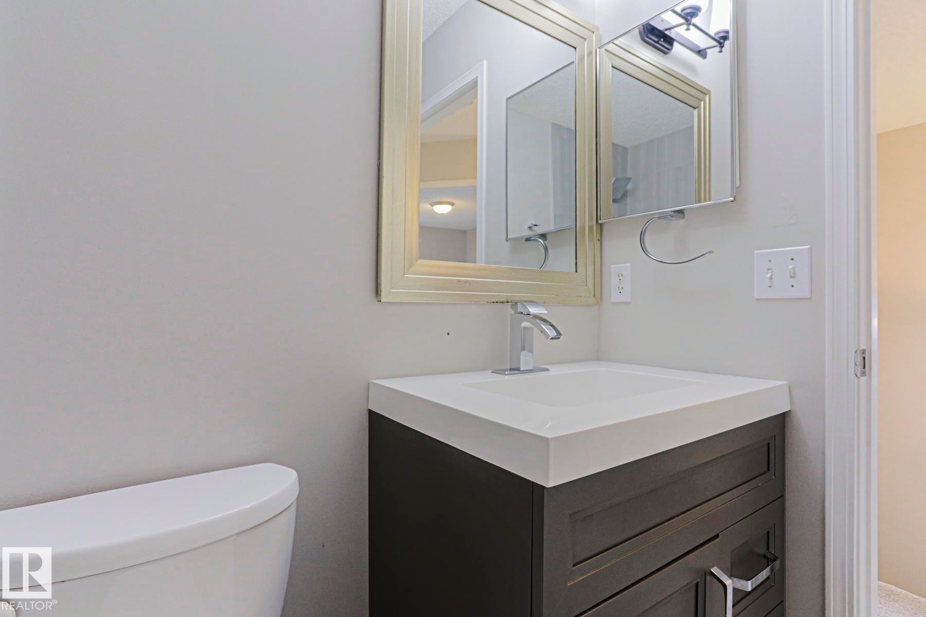 4 Landsdowne Drive, Spruce Grove, AB - Indoor Photo Showing Bathroom