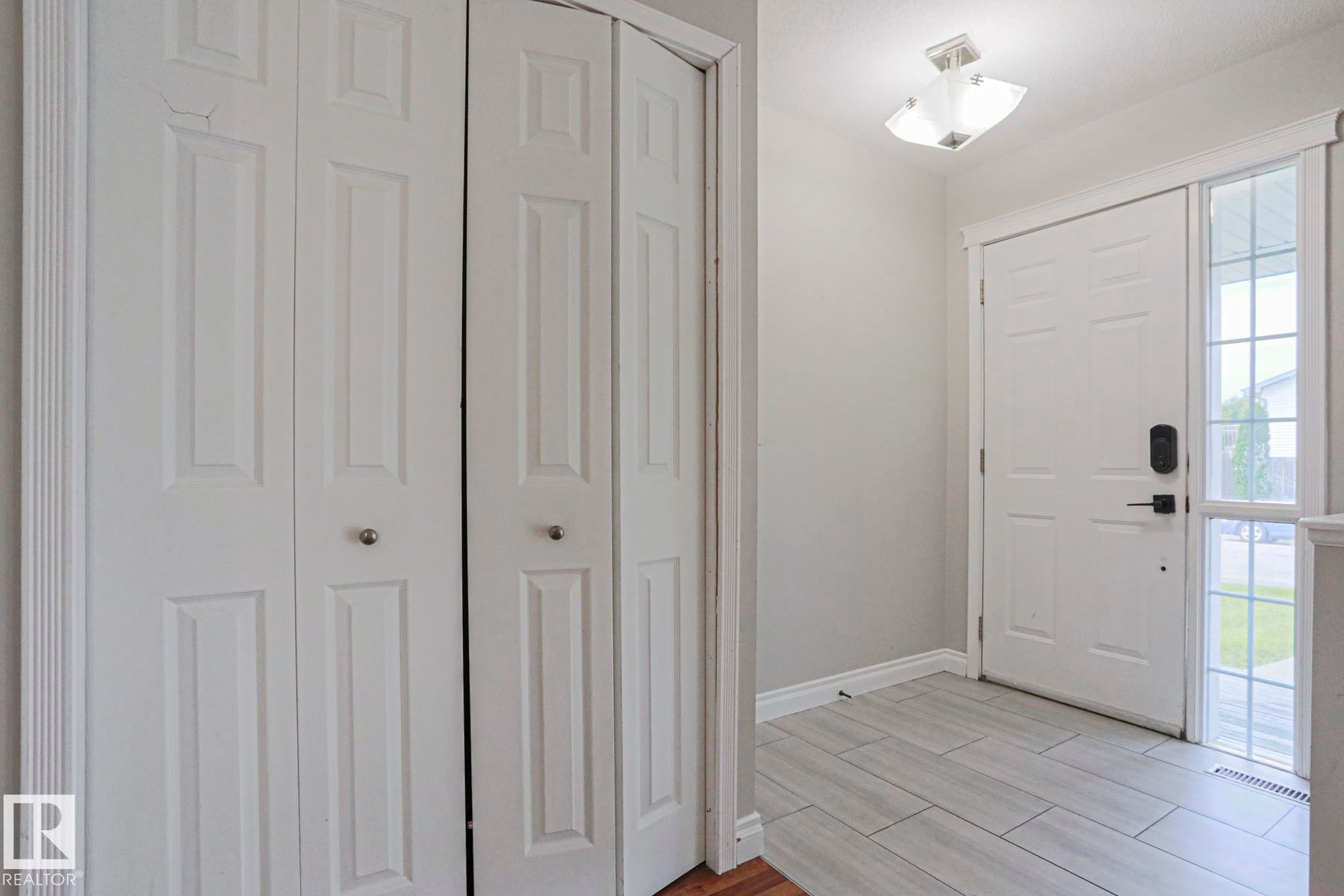 4 Landsdowne Drive, Spruce Grove, AB - Indoor Photo Showing Other Room