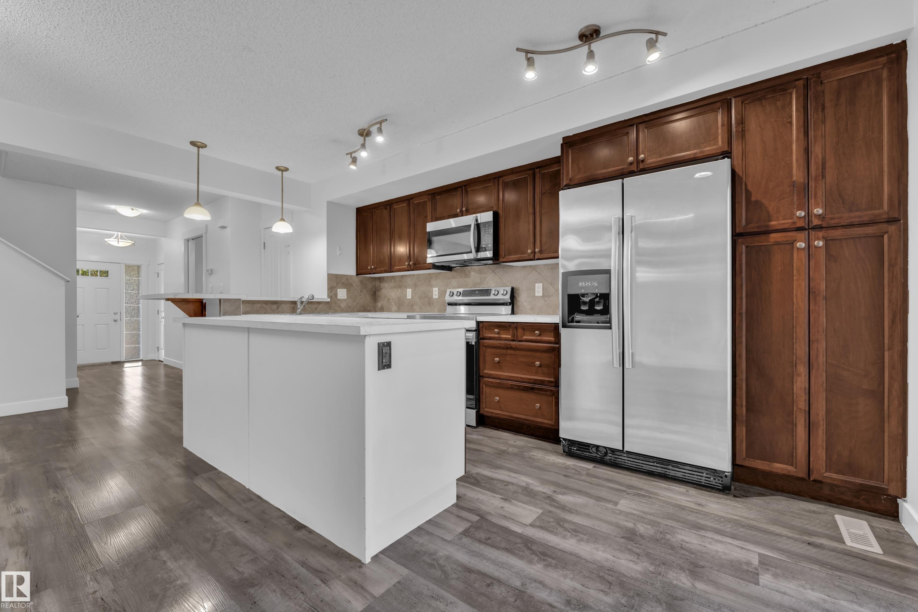73 Hartwick Loop, Spruce Grove, AB - Indoor Photo Showing Kitchen