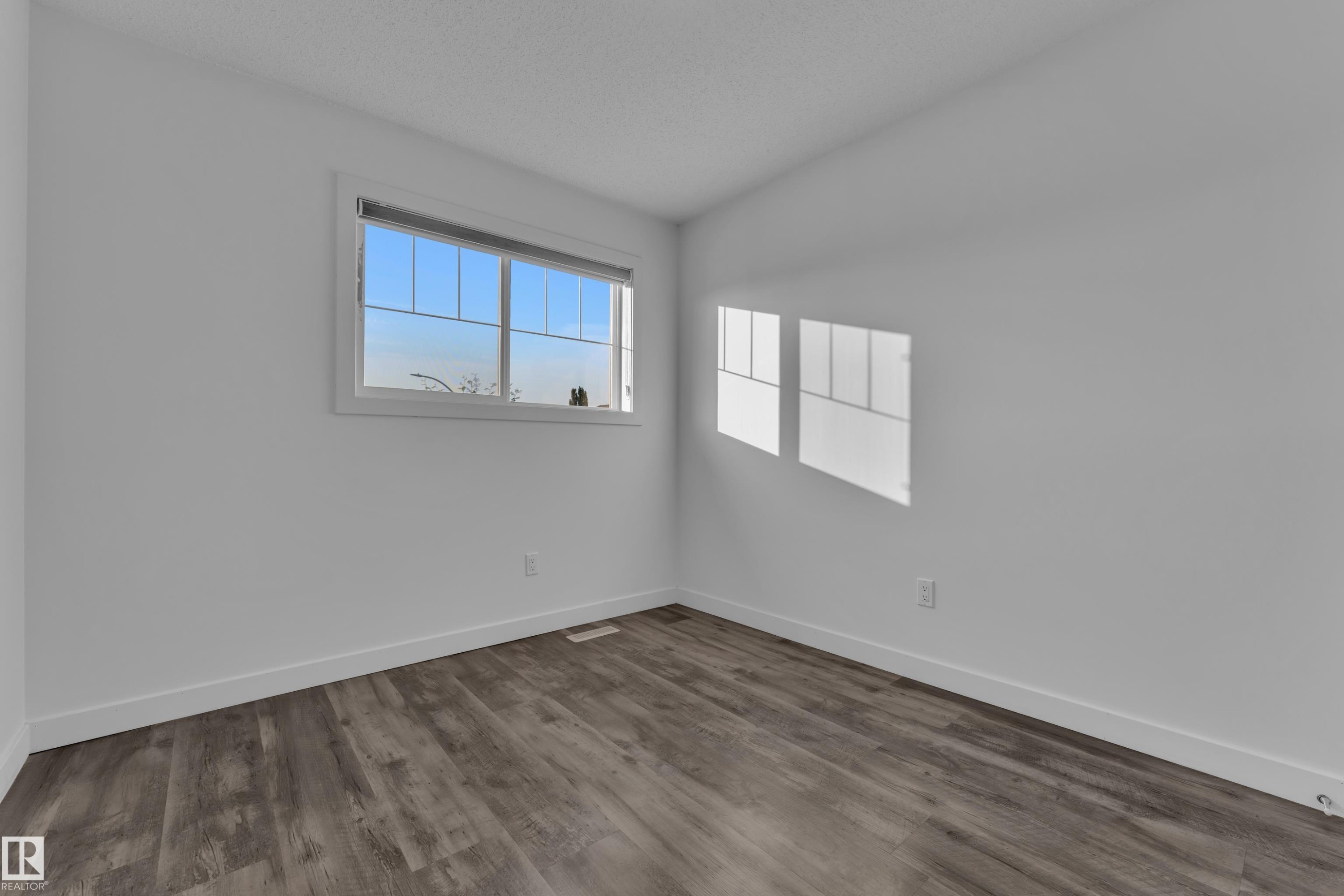 73 Hartwick Loop, Spruce Grove, AB - Indoor Photo Showing Other Room