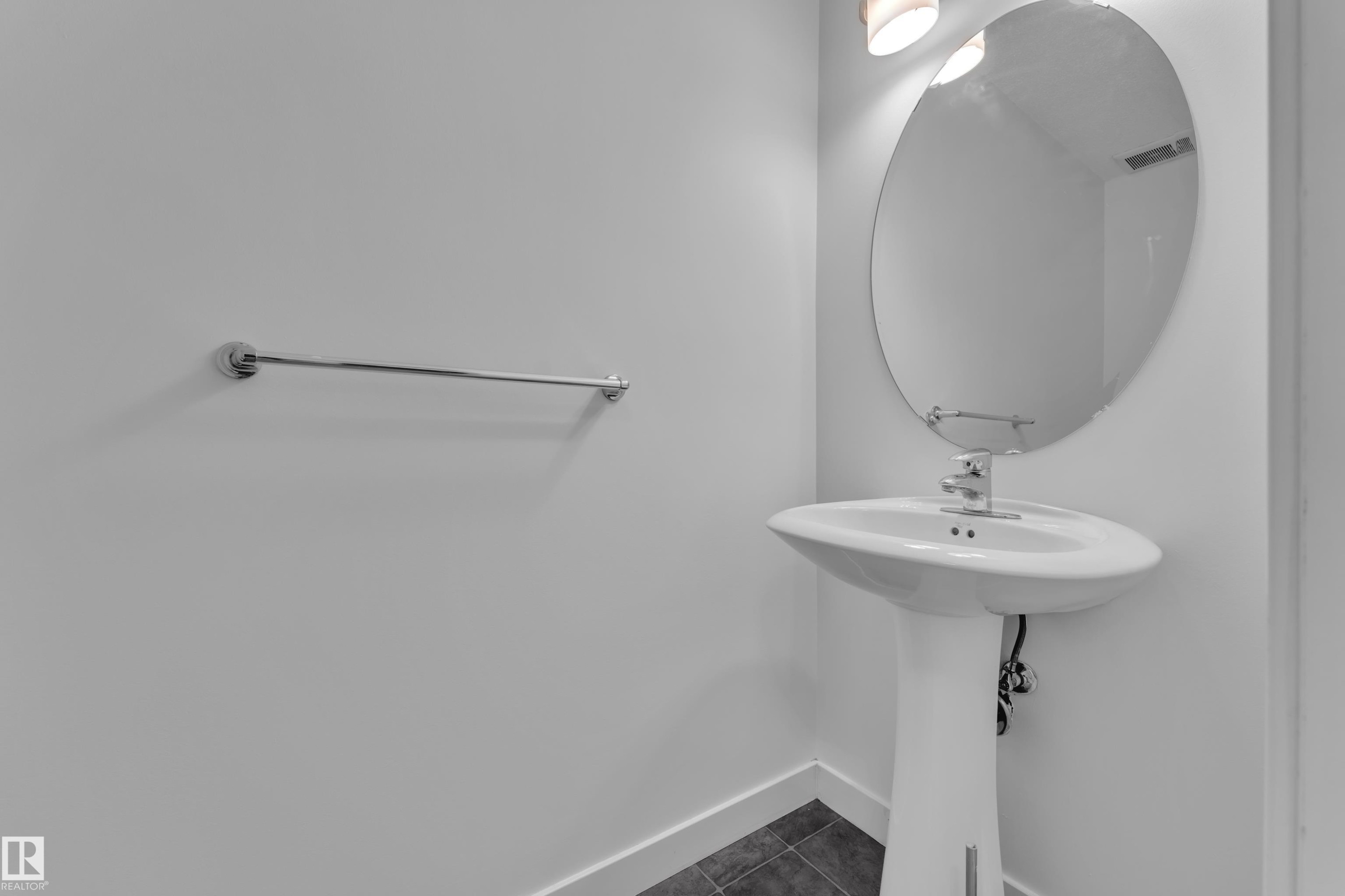 73 Hartwick Loop, Spruce Grove, AB - Indoor Photo Showing Bathroom
